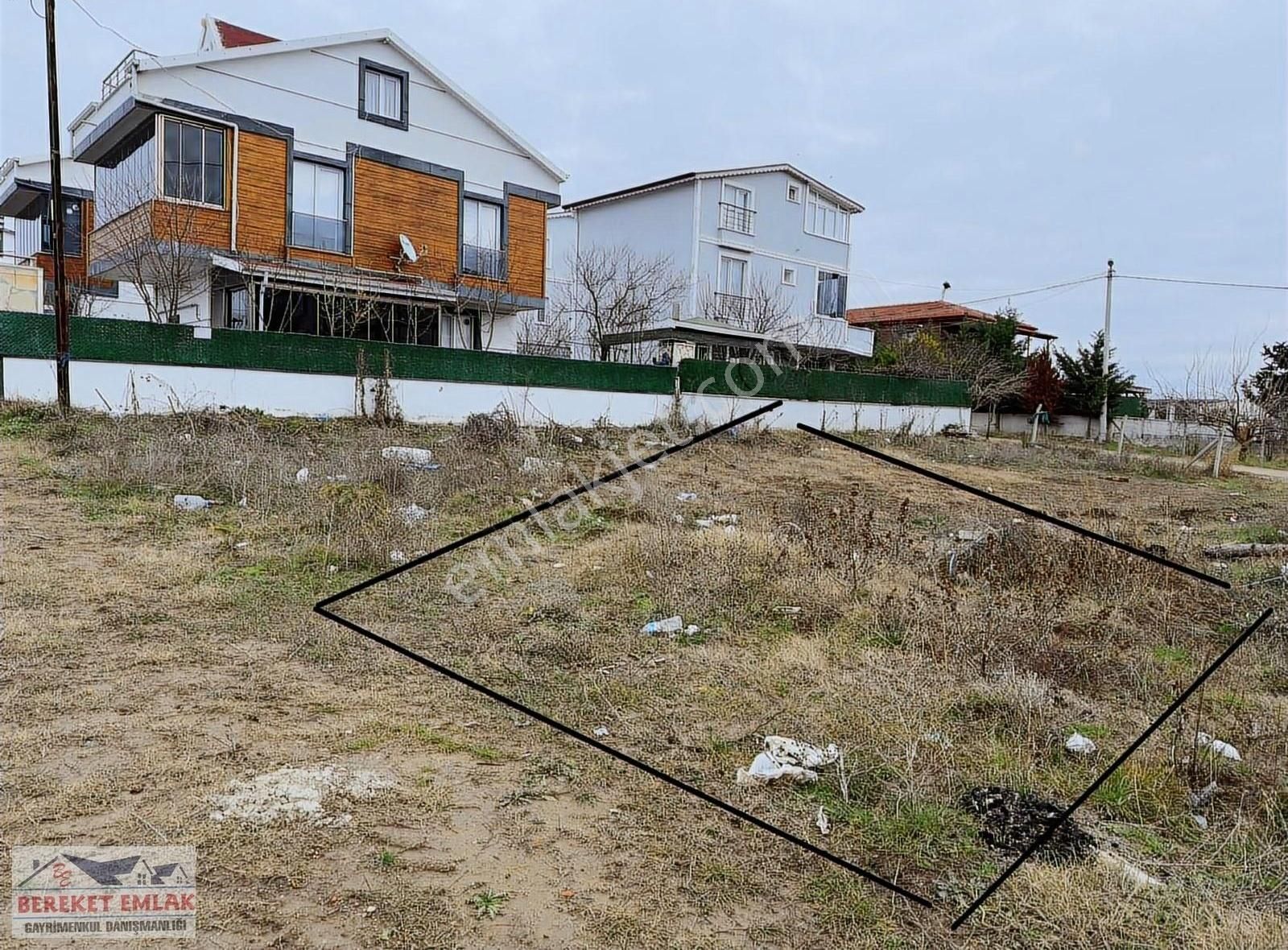 Marmaraereğlisi Yeniçiftlik Satılık Villa İmarlı Elektriği Suyu Doğalgaz Olan Arsa Acil Satılık