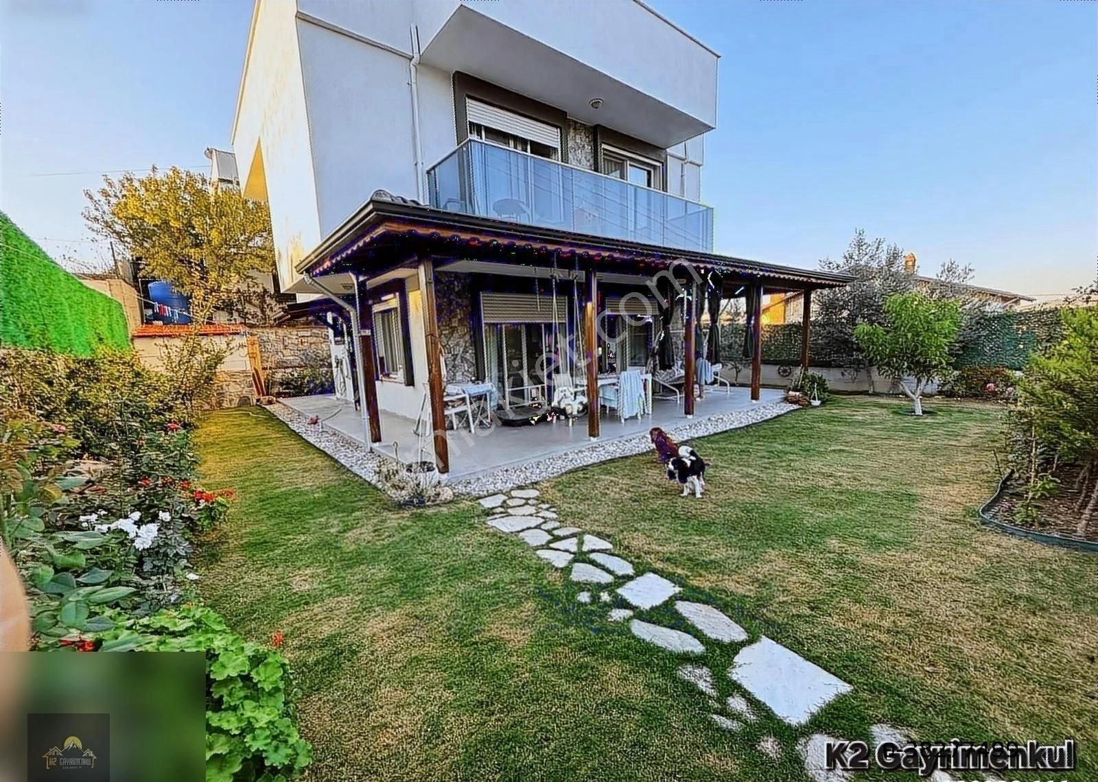 Kuşadası Yeniköy Satılık Villa Kuşadası Yeniköy'de Satılık Tam Müstakil Geniş Bahçeli 3+2 Villa