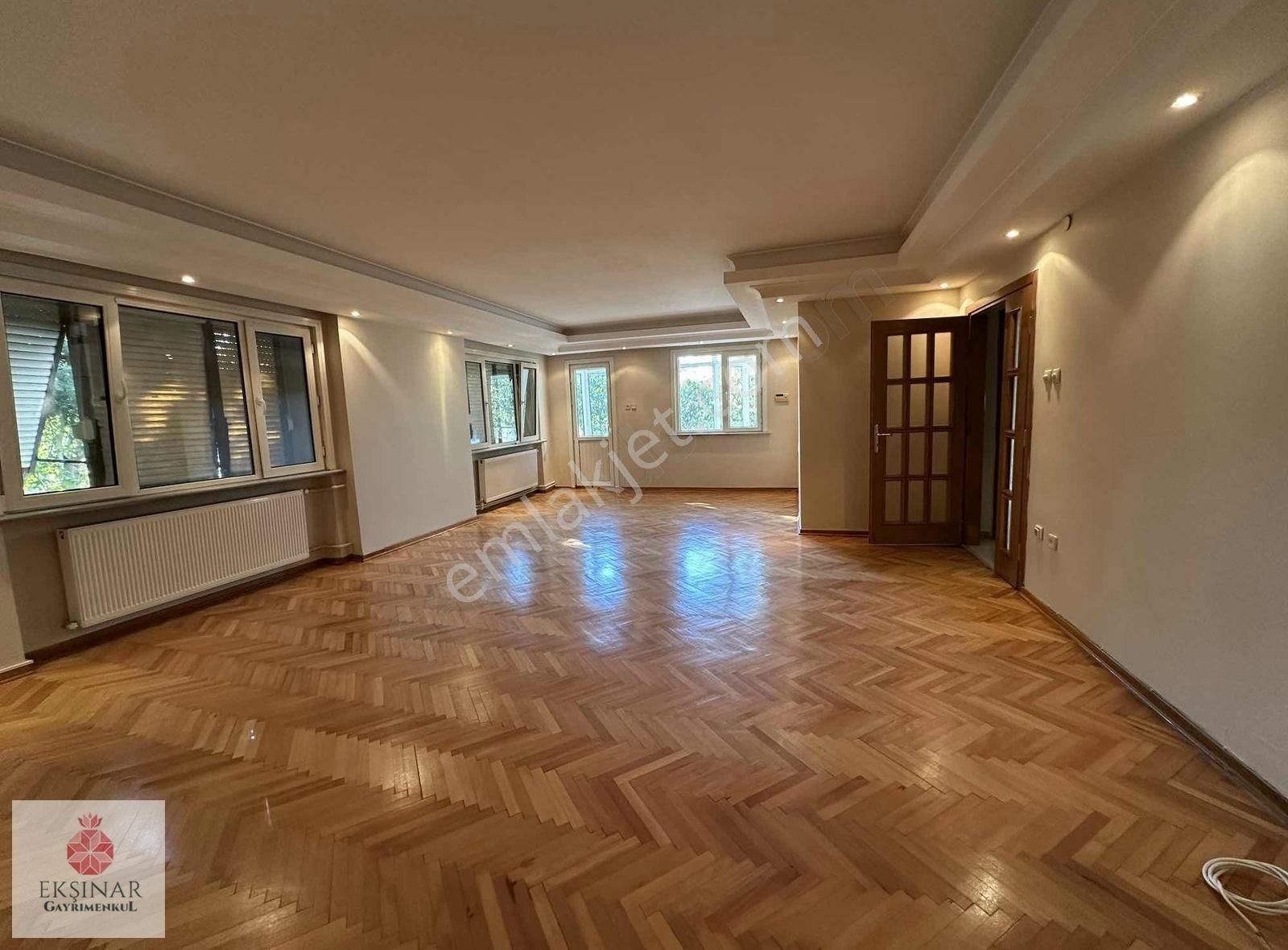 Bakırköy Şenlikköy Kiralık Daire Ekşinar Gayrimenkul'den Ferah Temiz Dubleks Daire