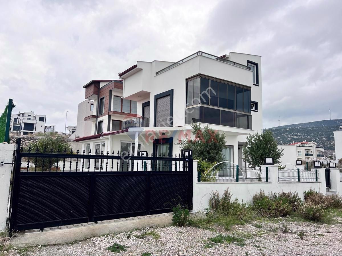 Karaburun Mordoğan Satılık Villa İzmir Karaburun Çatalkaya'da 4+1 Satılık Villa