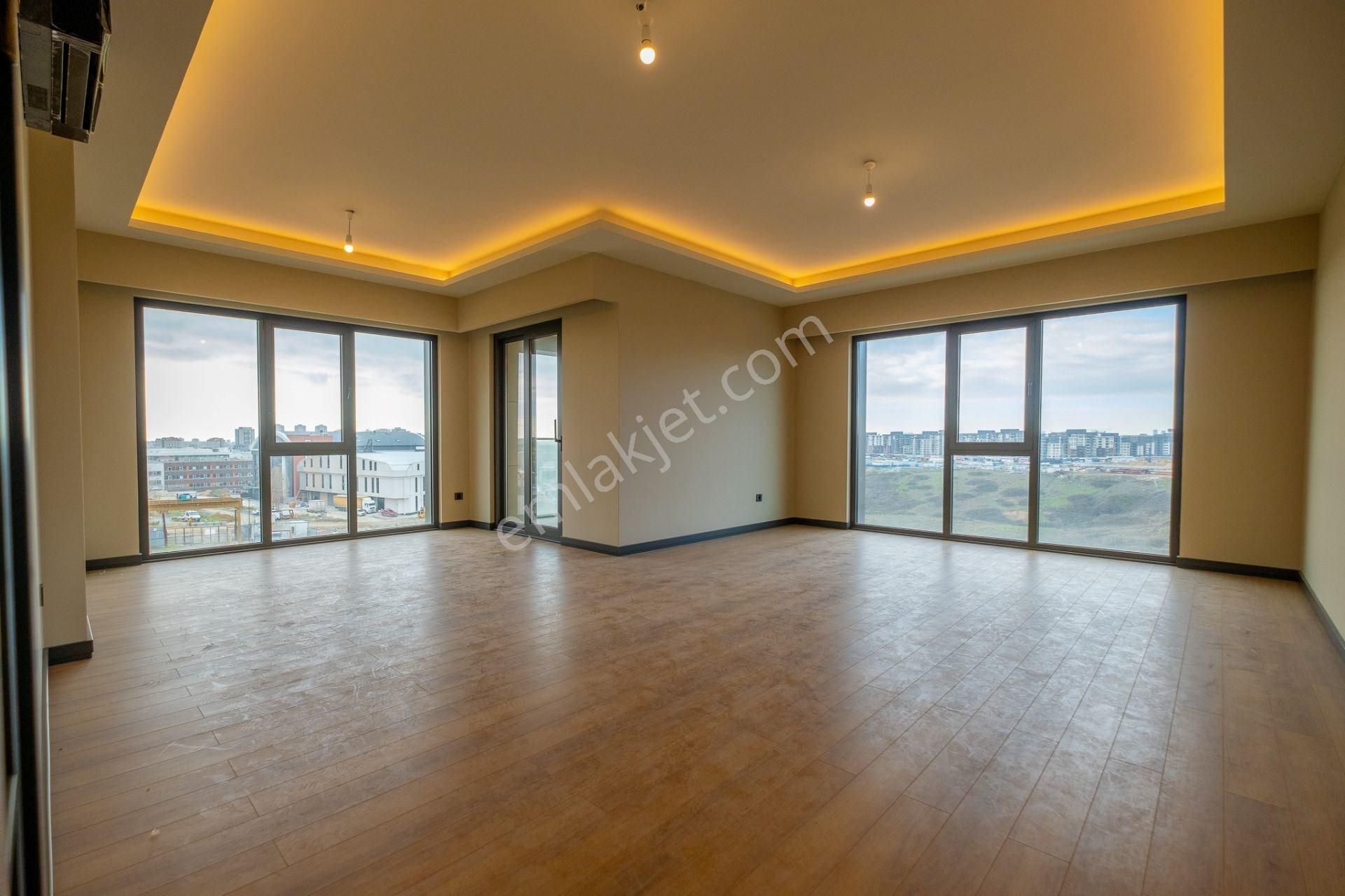 Başakşehir'de Ultra Lüks 4+1 Satılık Daire