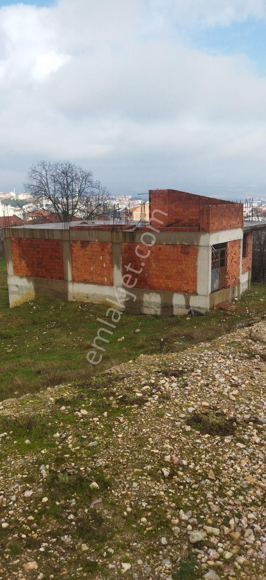 E.m.a Emlak Gayrimenkul İnegöl Yeniceköyde Arsa Alanı 355 M2 Olan İnşaat Halindeki Ev Satılıktır - Görsel 7