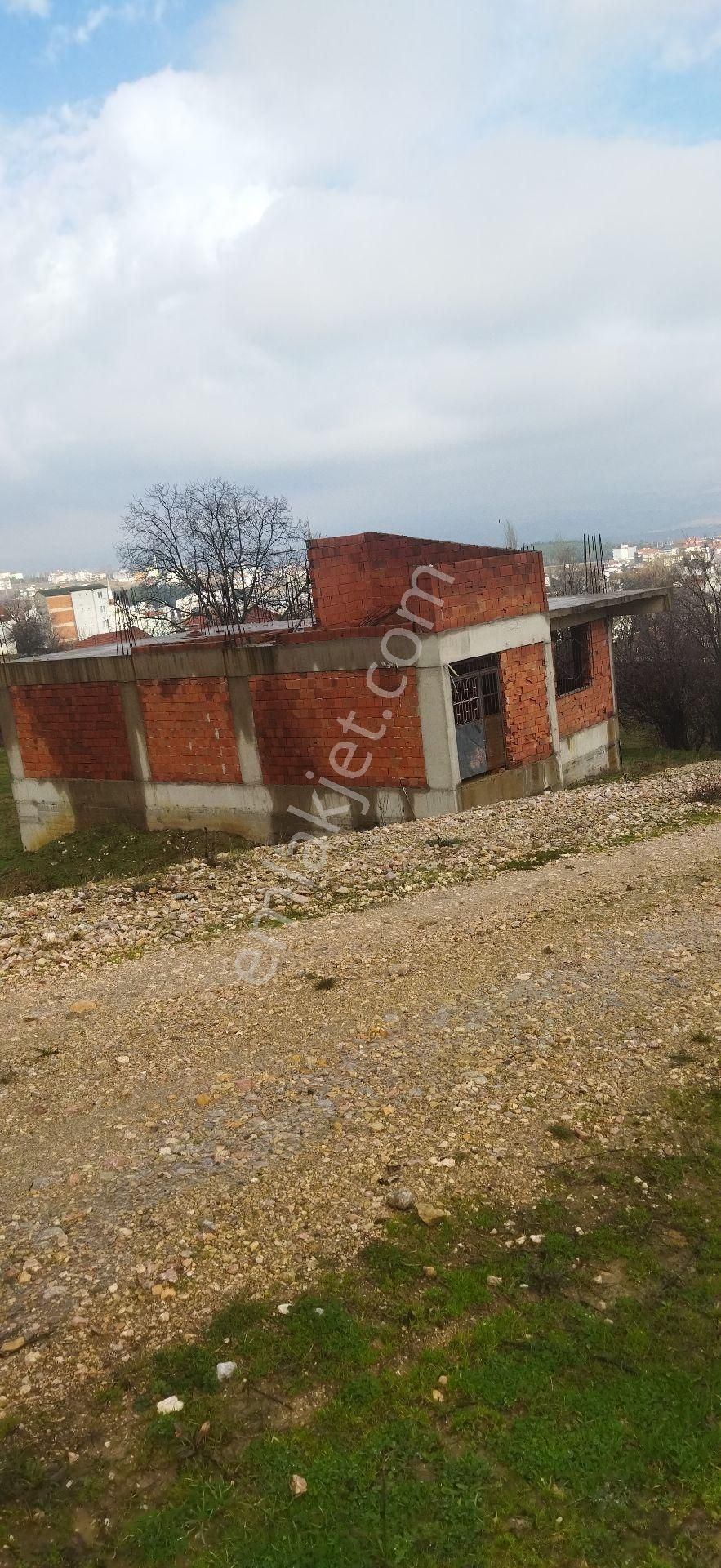 E.m.a Emlak Gayrimenkul İnegöl Yeniceköyde Arsa Alanı 355 M2 Olan İnşaat Halindeki Ev Satılıktır - Görsel 5