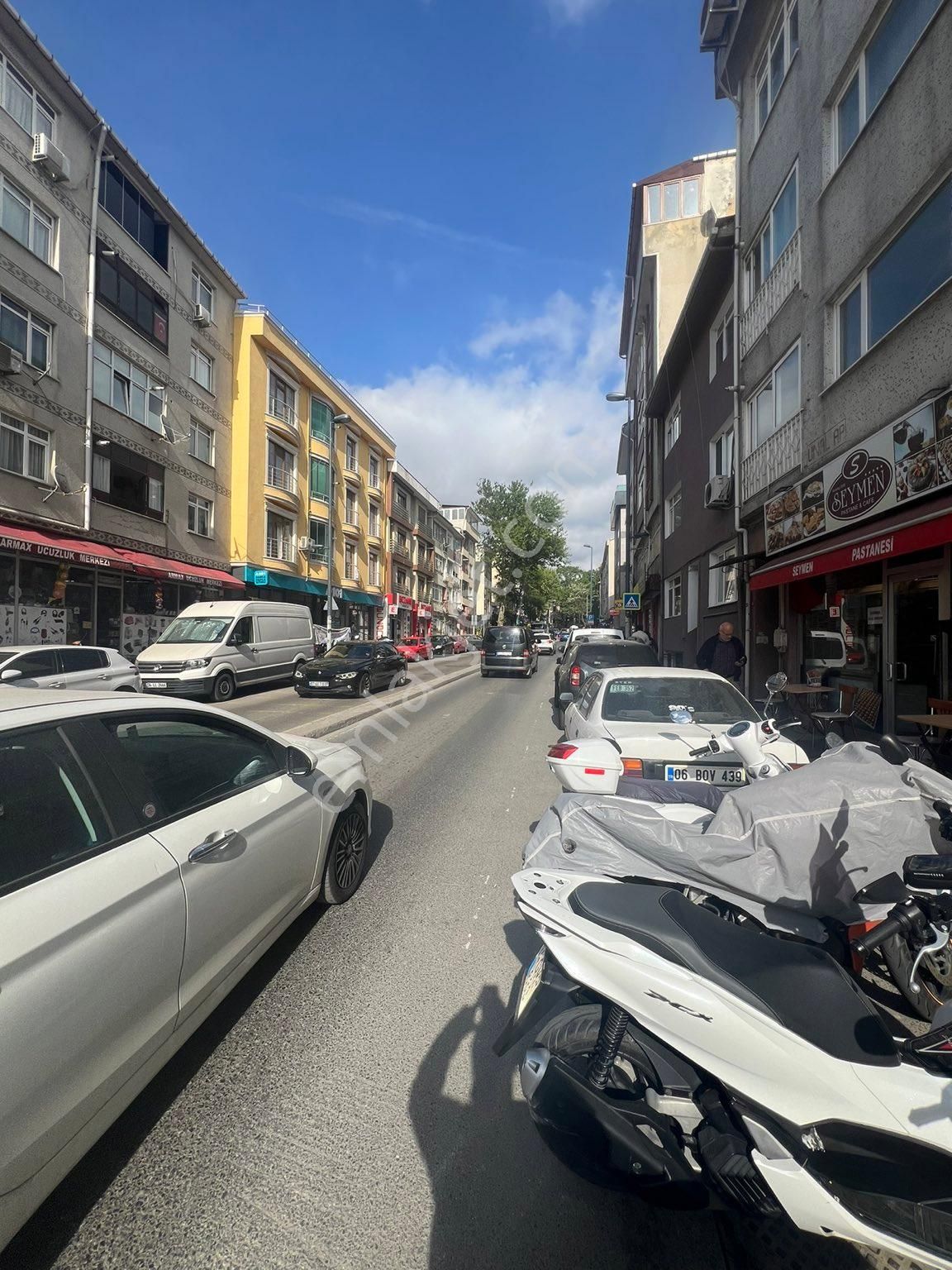 Üsküdar Murat Reis Satılık Dükkan & Mağaza Gazi Caddesi Üzerinde Merkezi Konumda Çevik Kuvvet Karşısı Satılık Dükkan