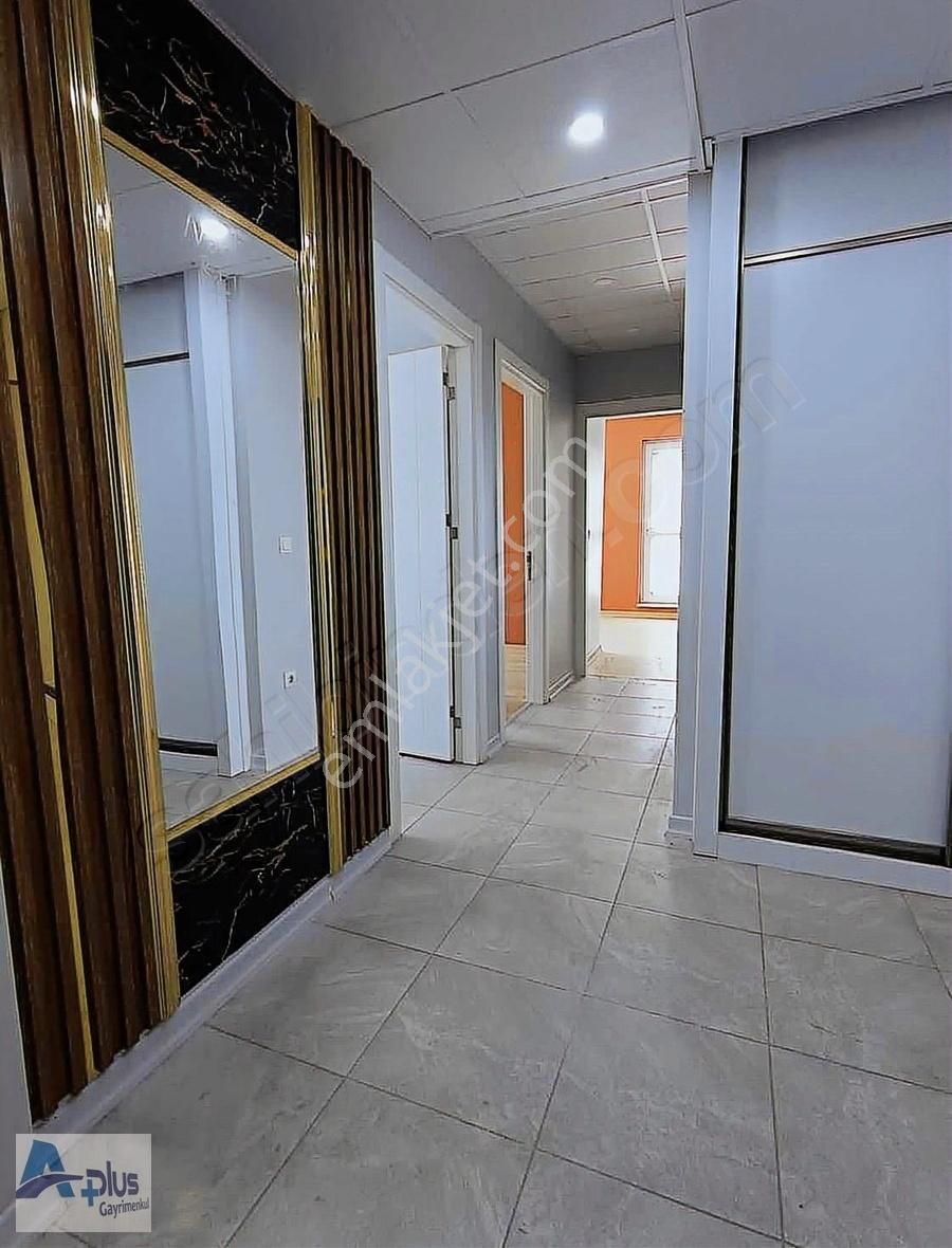 Esenyurt İncirtepe Satılık Daire Esenyurt İncirtepede Site İçinde Boş 2+1 Satılık 135 M2 Daire