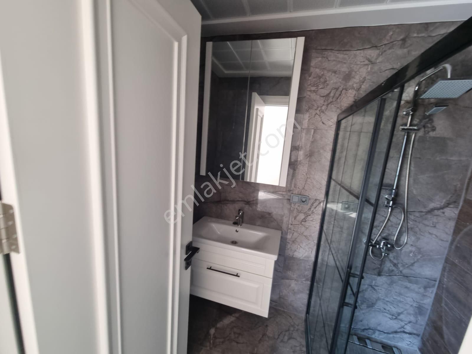 Kuşadası Merkezde Residans Havuzlu Sitede Arakat Geniş 2+1 110m2 Doğalgazlı Lux Daire - Görsel 13