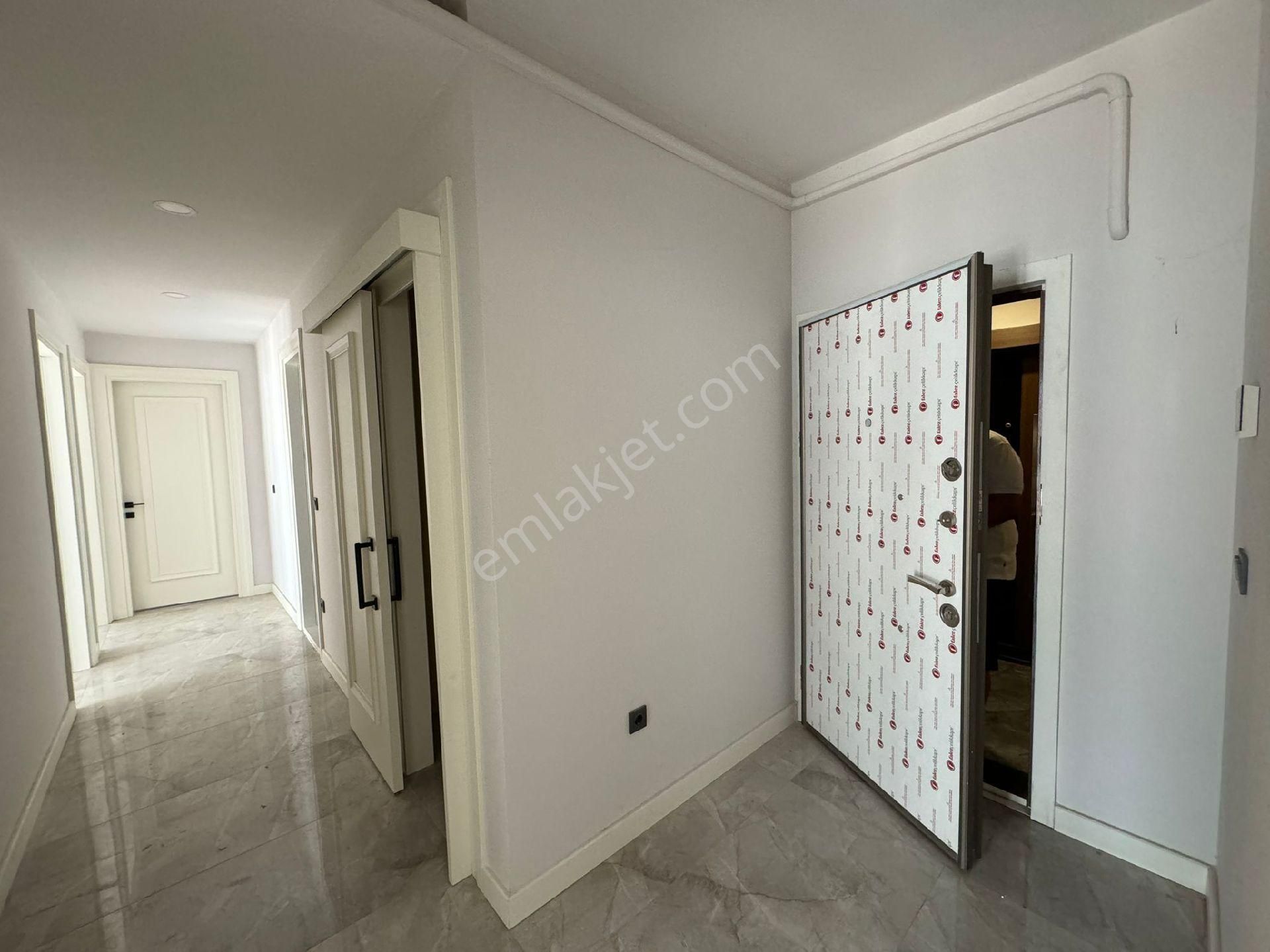 Kuşadası Merkezde Residans Havuzlu Sitede Arakat Geniş 2+1 110m2 Doğalgazlı Lux Daire - Görsel 8