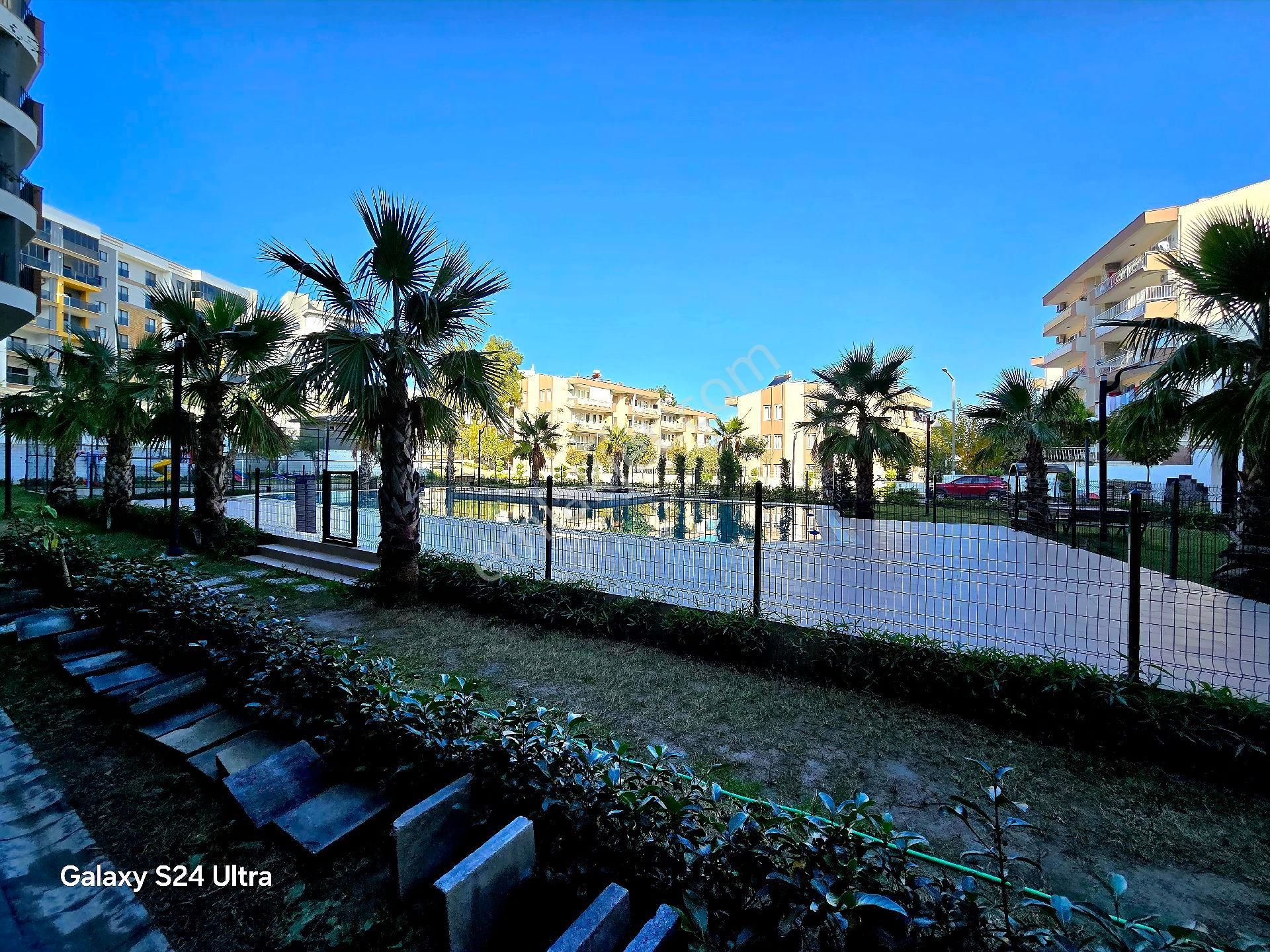 Kuşadası Merkezde Residans Havuzlu Sitede Arakat Geniş 2+1 110m2 Doğalgazlı Lux Daire - Görsel 5