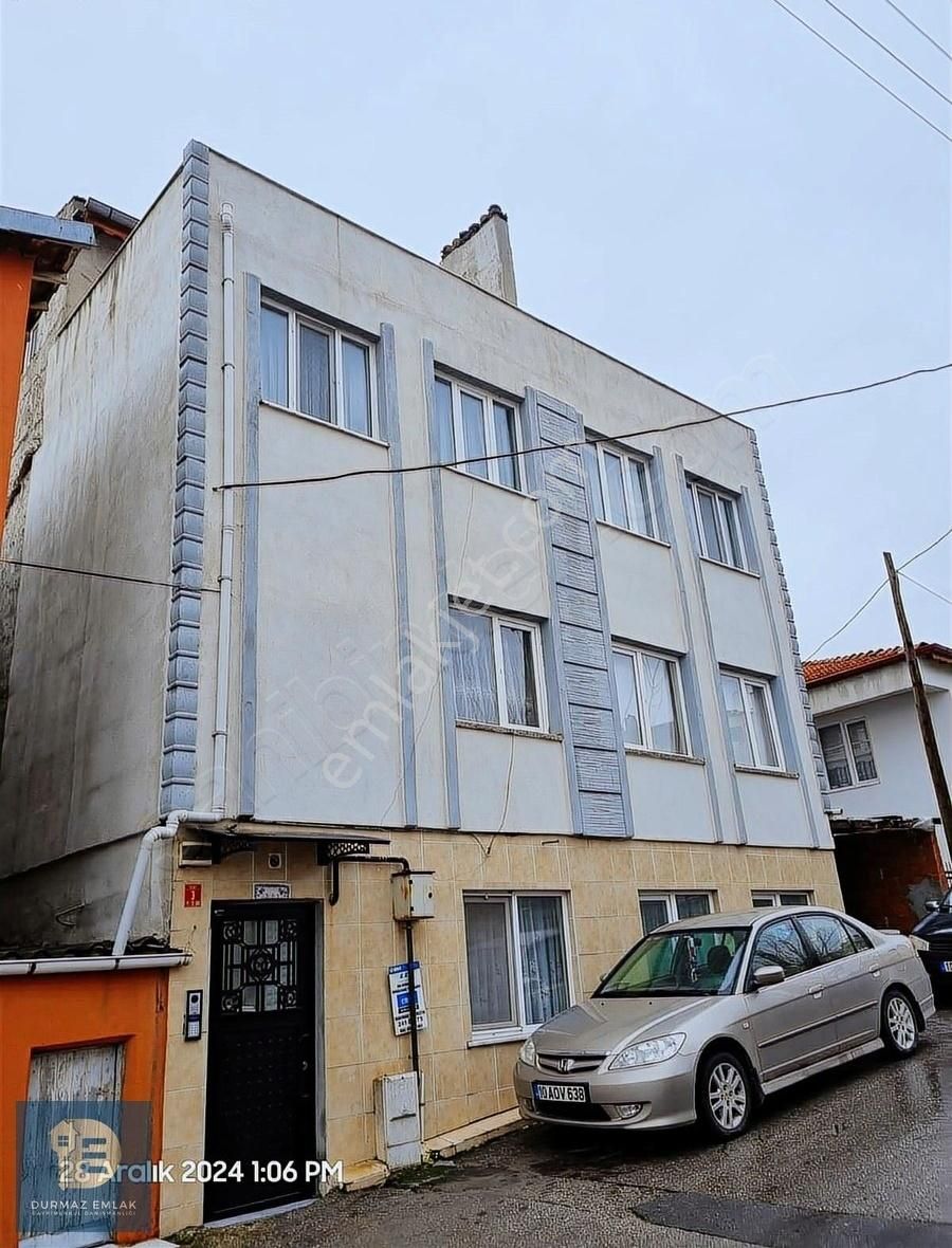 Altıeylül Yıldız Satılık Daire Durmaz Emlak'tan; 3+1, 110 M², Krediye Uygun Satılık Daire