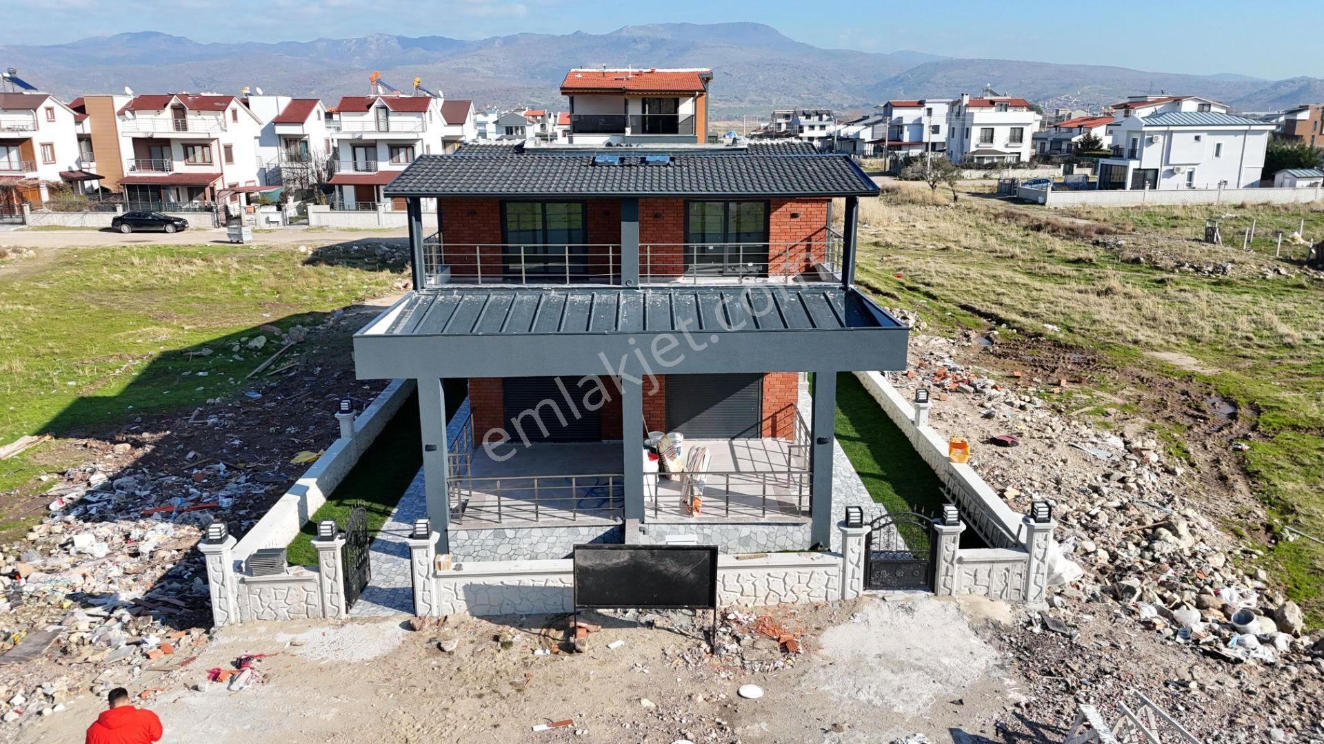 Dikili Cumhuriyet Satılık Villa İzmir Dikili Cumhuriyet Mahallesi Satılık Sıfır 3+1 İkiz Villa