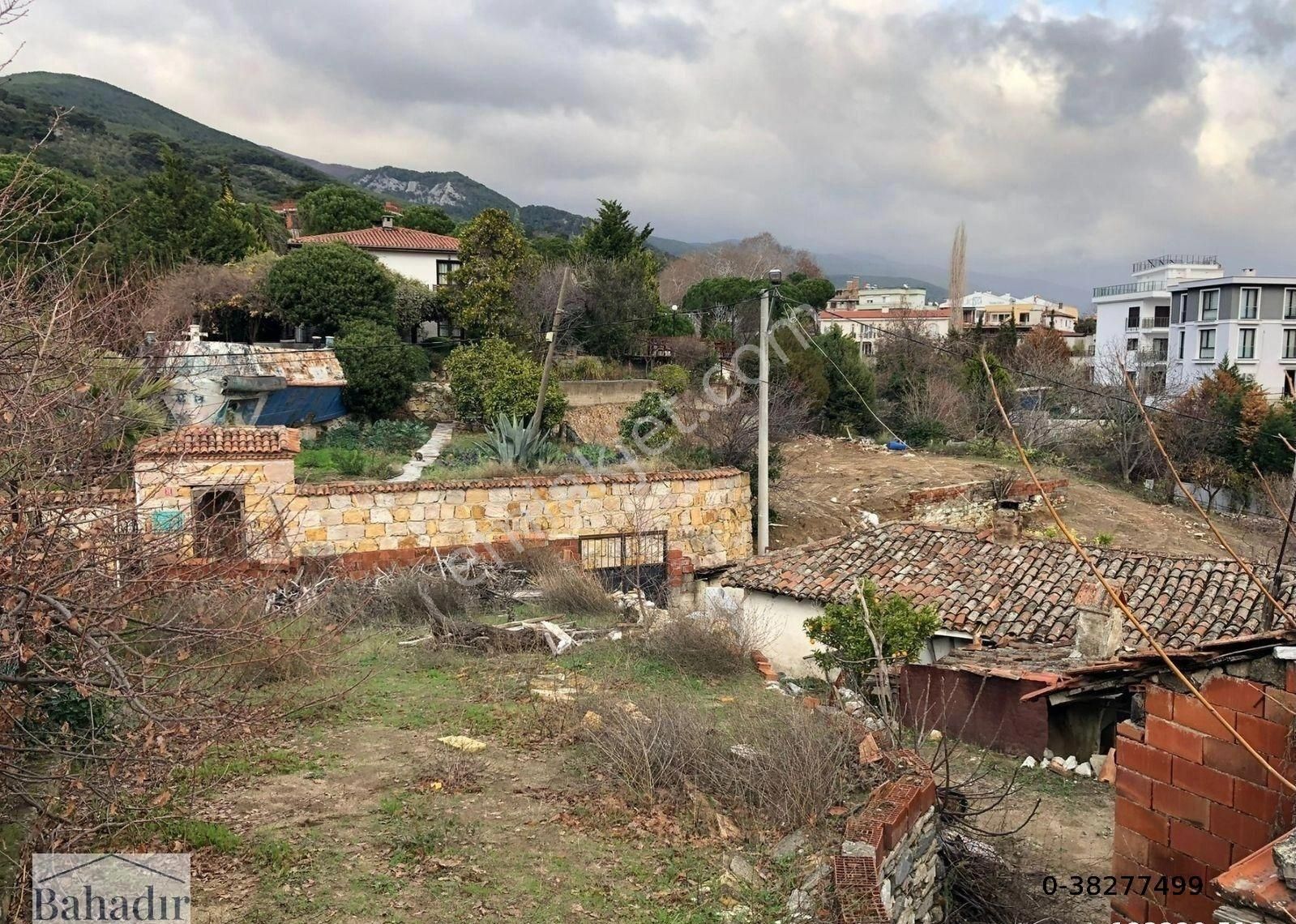 Edremit İskele Satılık Konut İmarlı Bahadır Emlaktan Çamlıbel Mevkiinde 478 Metrekare Arsa