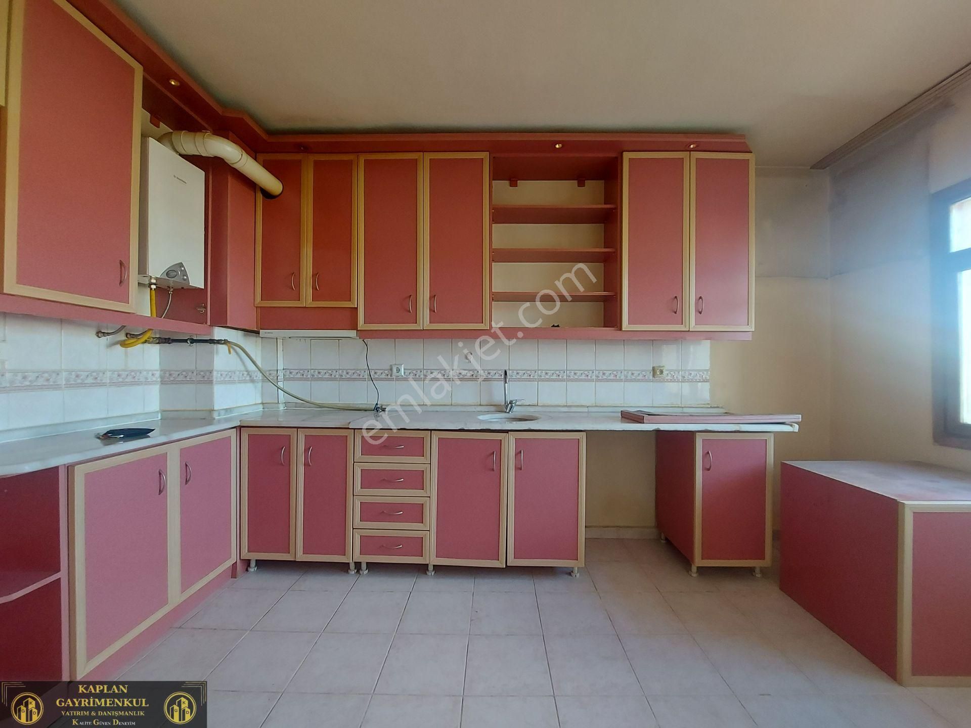 Kaplan Gayrimenkul’den Emek Mahallesi Yürüyüş Yolunda Site İçinde 3+1 135 M² Kiralık Daire