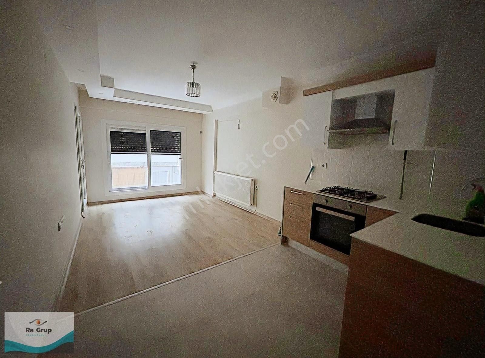 Karşıyaka Donanmacı Kiralık Daire Karşıyaka'da Çarşı,belediye,izban Yakını Yeni Binada 2+1 Kiralık