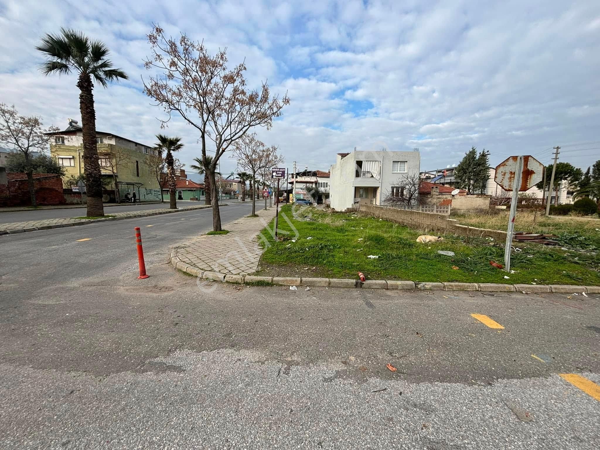 Salihli Caferbey Satılık Konut İmarlı Tc Emlaktan Satılık Asfalt Cephe Arsa Acil Satılık