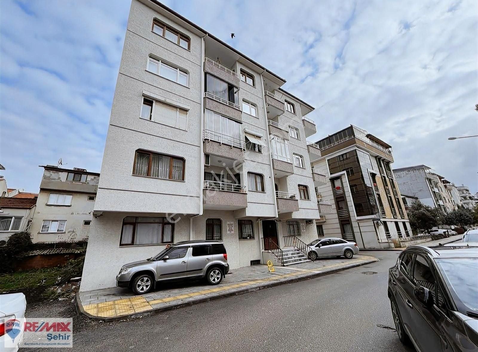 Yalova Merkez Fevzi Çakmak Satılık Daire Remax Şehir Yalova Merkez Fevzi Çakmak Mh. Satılık 3+1 Daire