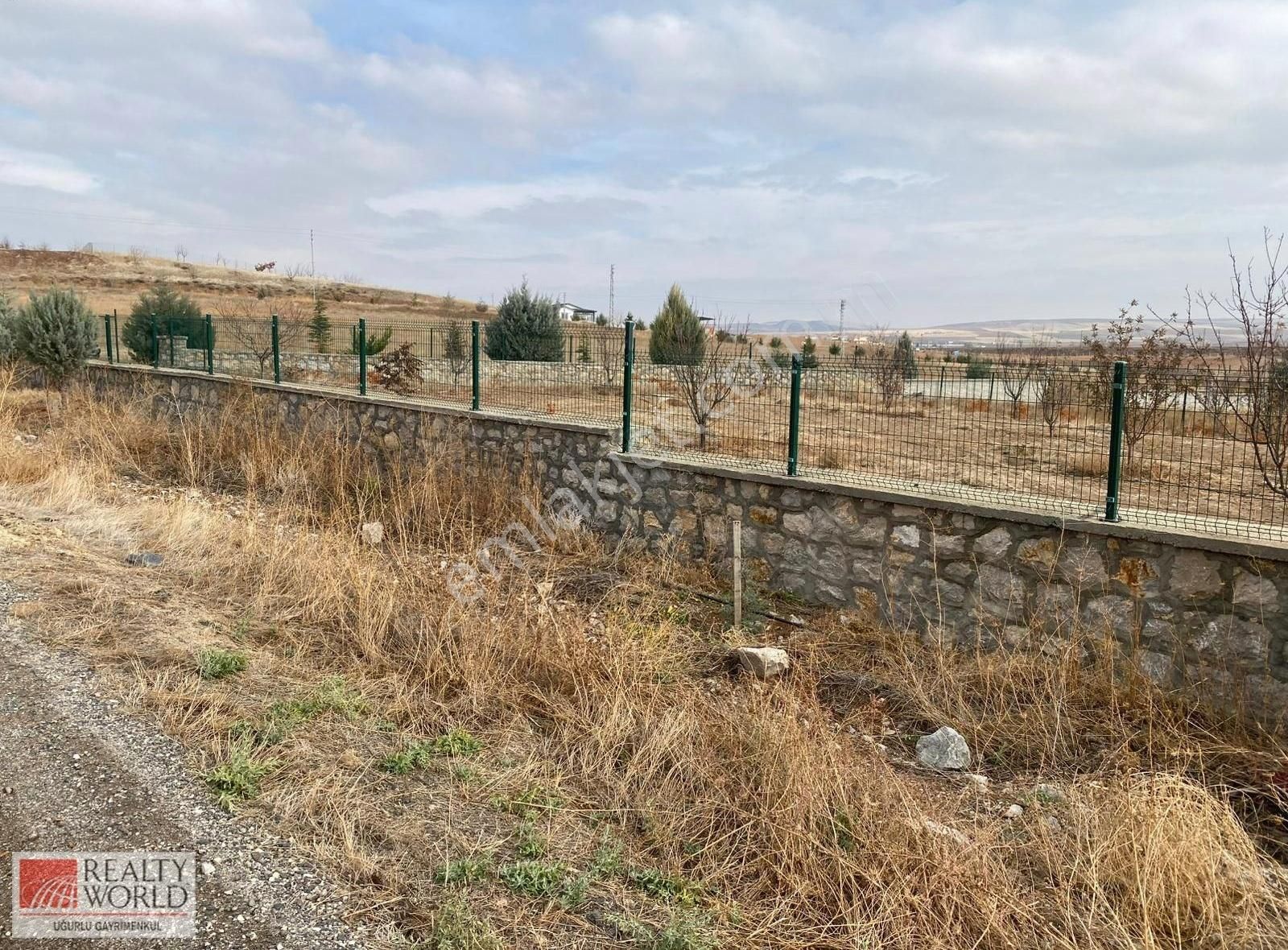 Polatlı Hacıtuğrul Satılık Villa İmarlı Yamanlar Koop 1.230 M2 Müstakil Tapu,taş Duvarlı Köşe Arsa