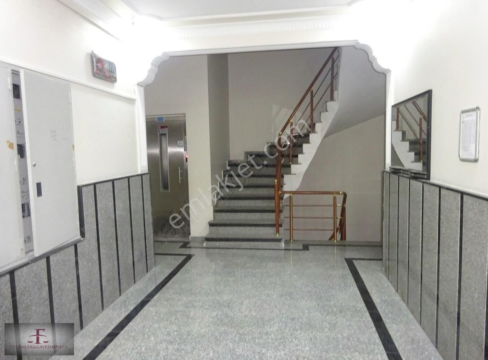 B.evler Yenibosna Çobançeşme Mah Satılık Otoparklı 3+1 Daire - Görsel 8