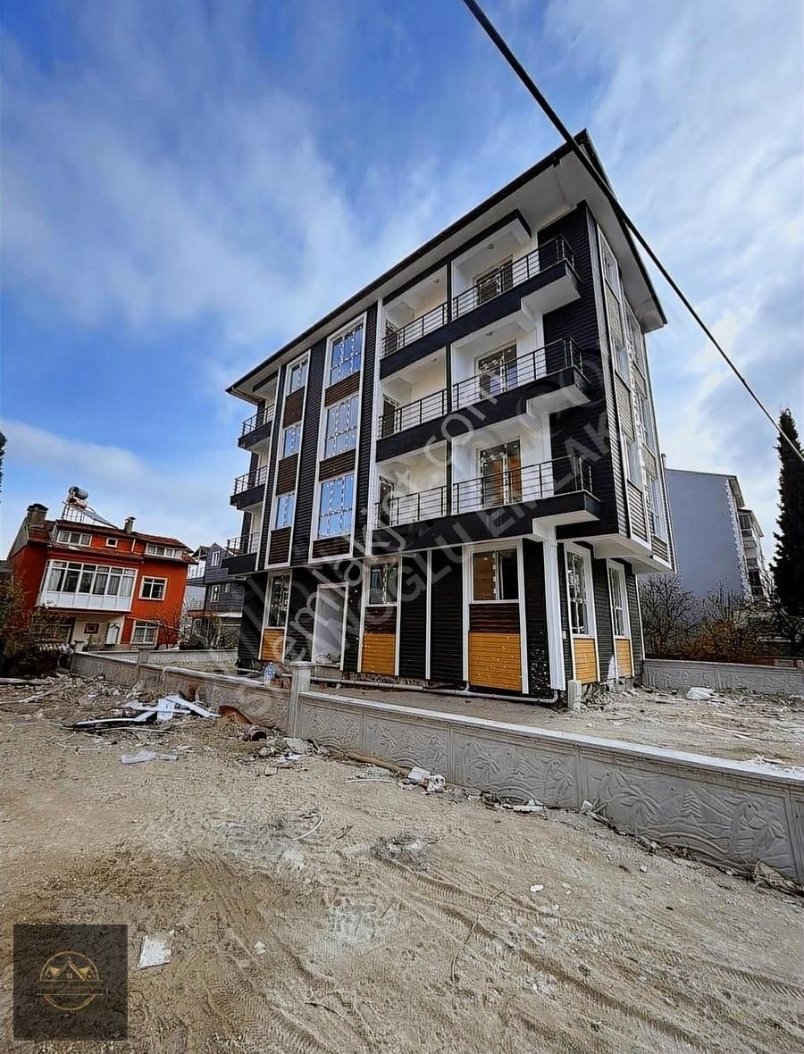 Burdur Merkez Emek Satılık Daire Sinanoğlu'ndan Emek Mahallesinde Satılık 1+1 Asansörlü Balkonlu