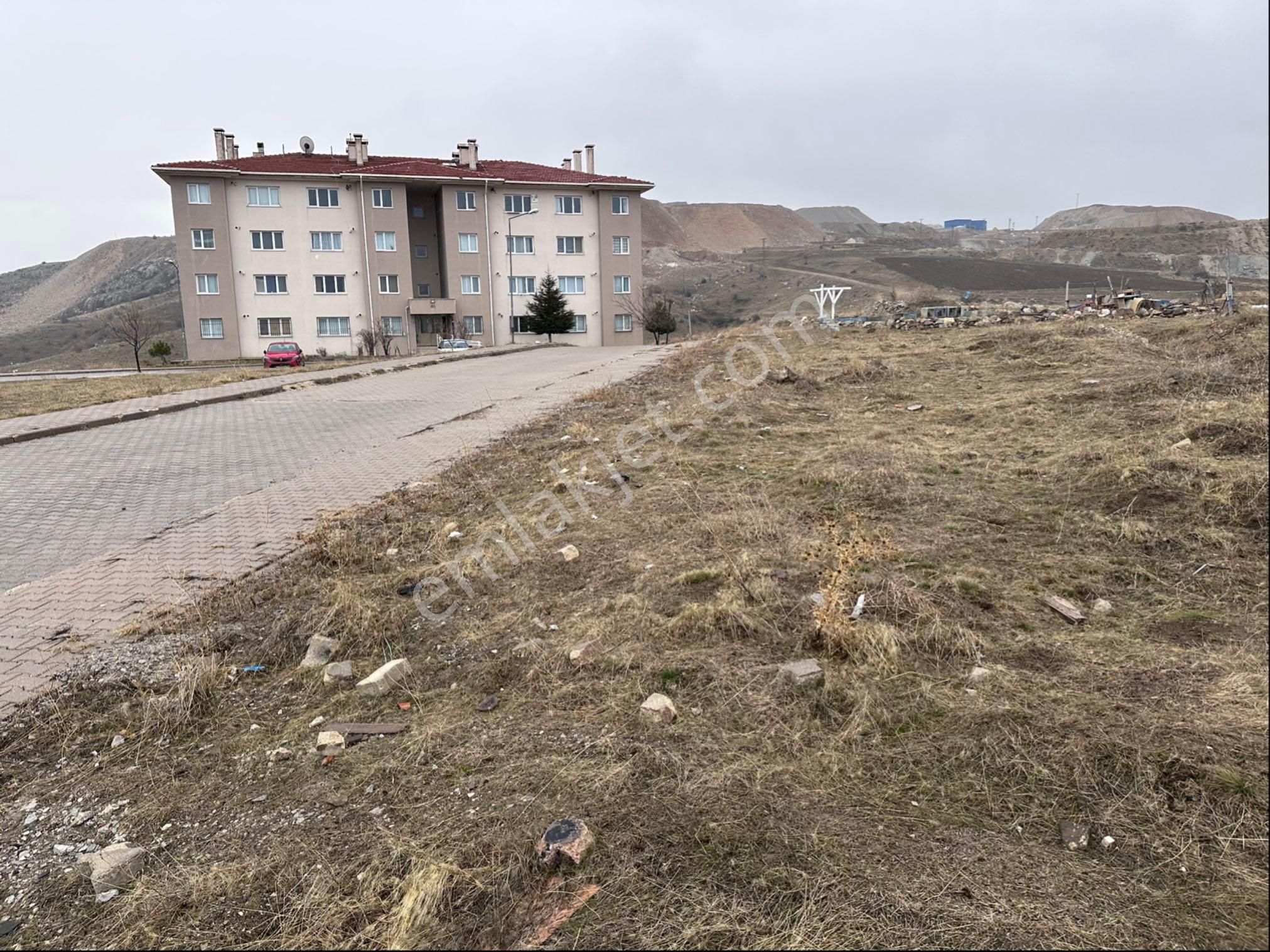 Mamak Zirvekent Satılık Tarla -fırsat Kusunlar Zirvekent Toki Blokları Hemen Yanı-imara Yakın-