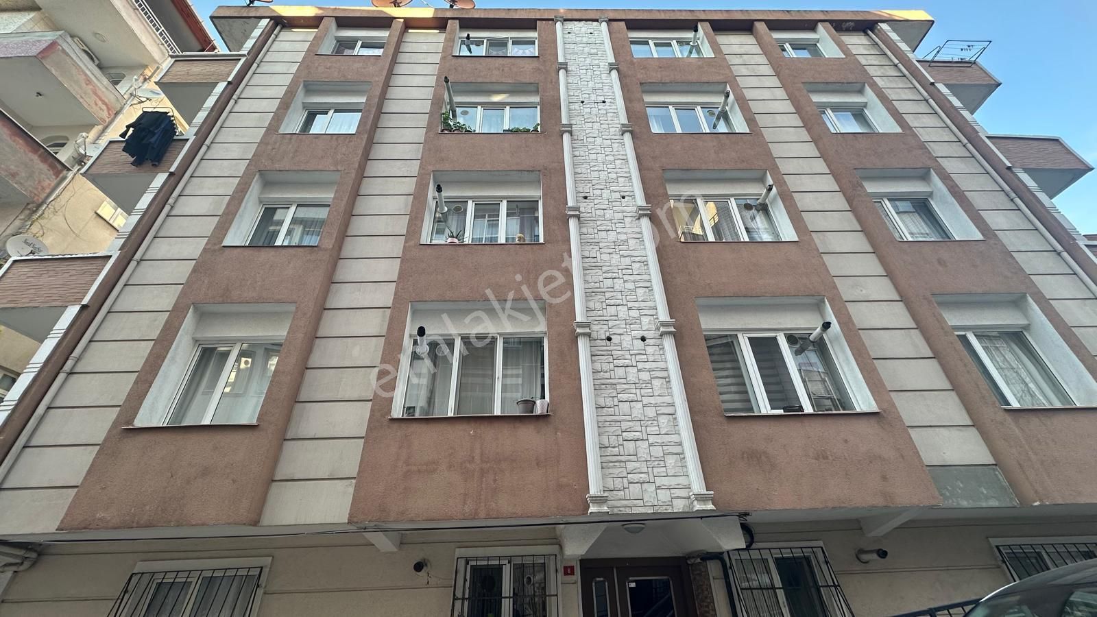 Bahçelievler Soğanlı Satılık Daire Bahçelievler, Soğanlı Satılık 2+1 Ara Kat Daire. Vizyon