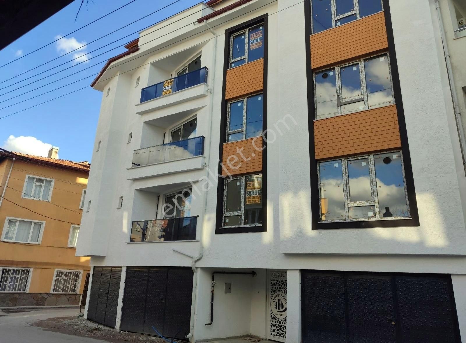 Asel'den Balkonlu 1+1 Geniş(65 M2) Arakat Asansör+garaj - Görsel 3