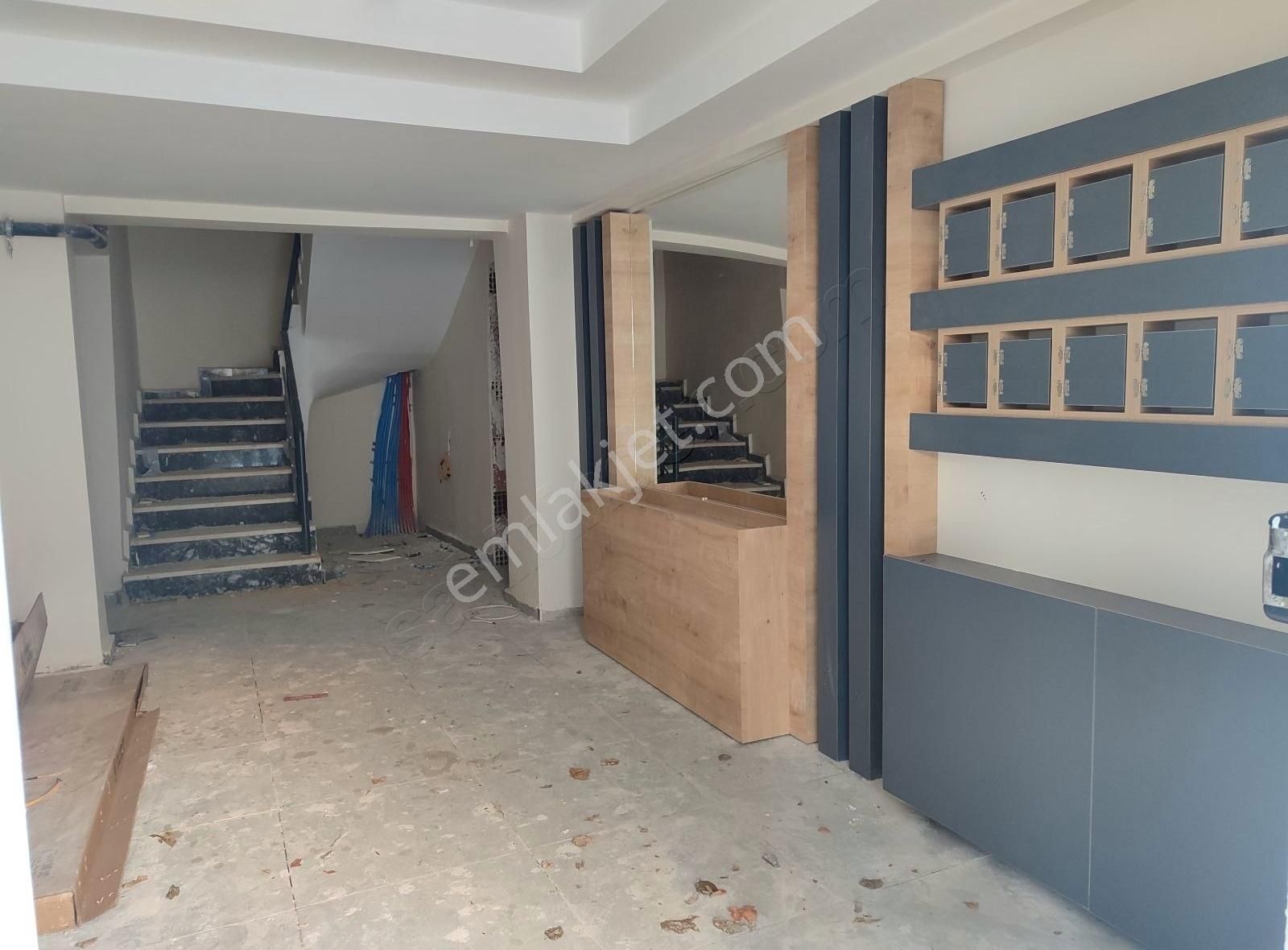 Asel'den Balkonlu 1+1 Geniş(65 M2) Arakat Asansör+garaj - Görsel 9