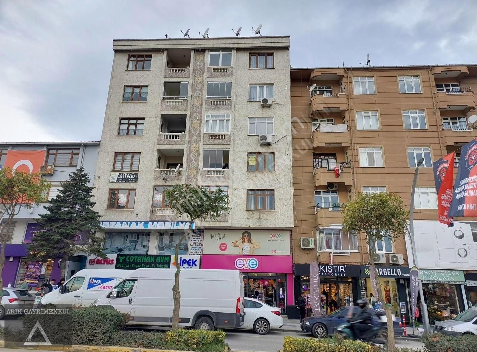 Gölcük Merkez Kiralık Daire Arık Gayrimenkul'den Çarşı Merkez De 2+1 Kiralık Daire