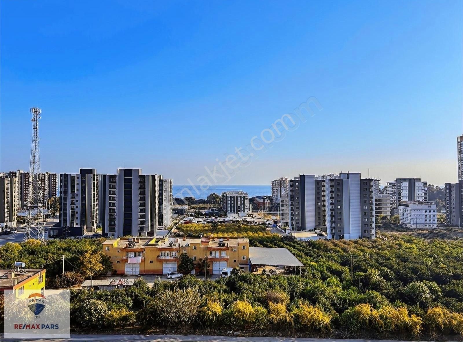 Mezitli 75. Yıl Satılık Daire Remax Pars'tan Deniz Manzarlı Merkezi Konumda Satılık Sıfır 1+1