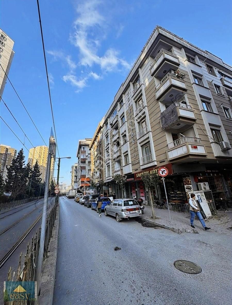 Zeytinburnu Merkezefendi Satılık Daire Merkezefendi Tramvay Yolu Üzerinde 4+2 Cift Banyolu Dublex