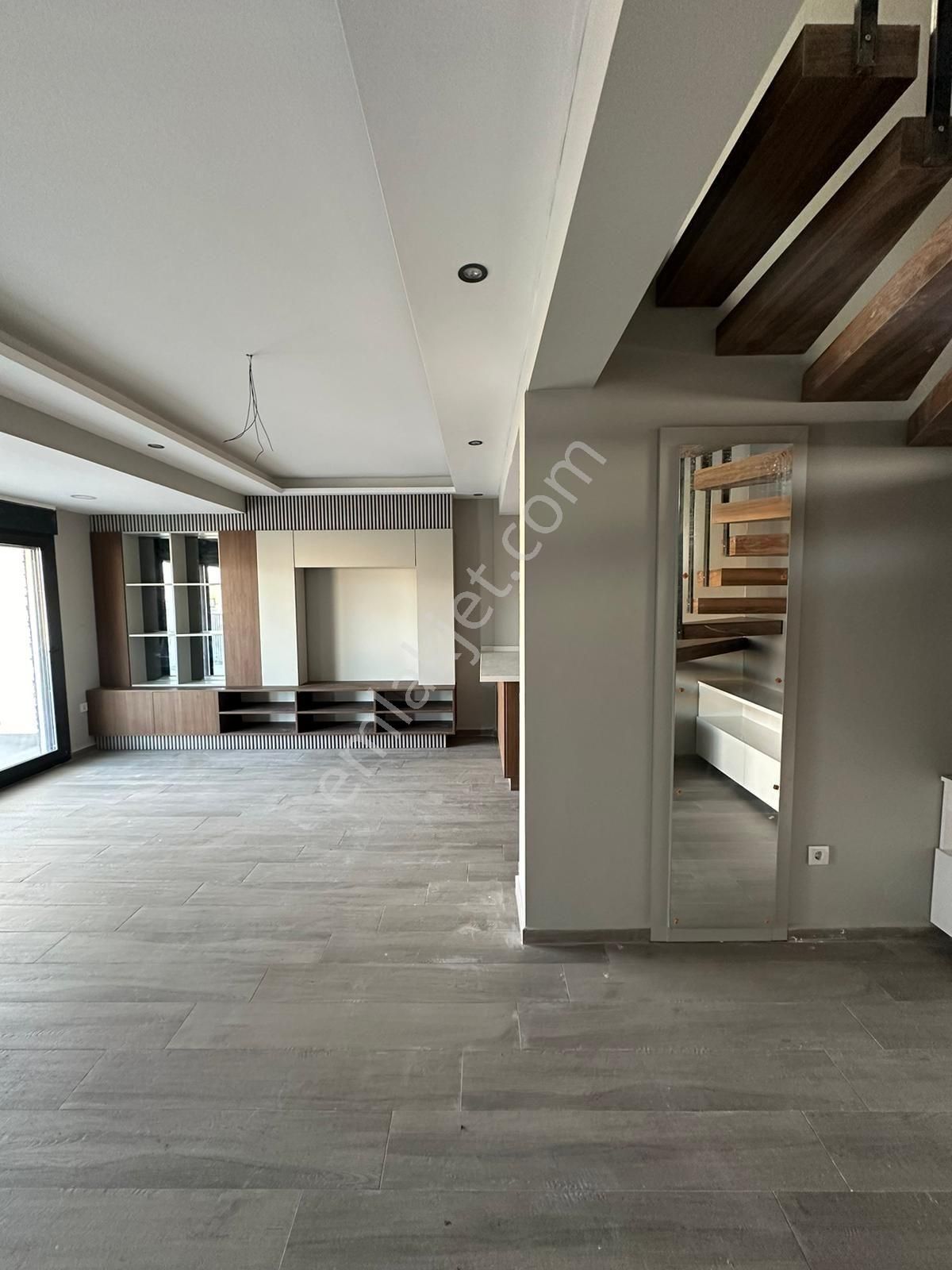 Dikili Ümmetoğlu'ndan 4+1 Ultra Lüks 2 Adet İkiz Nizam Ferah Bahçeli Villa - Görsel 17