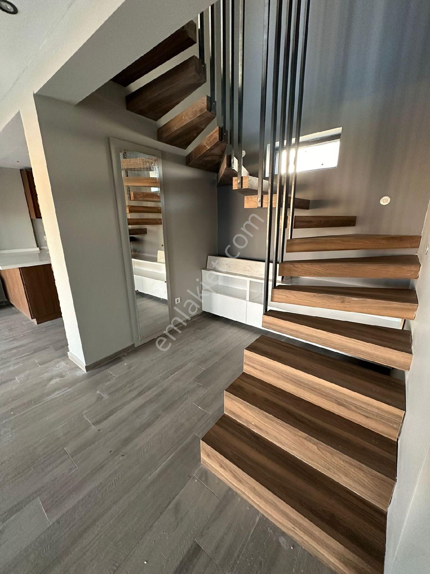 Dikili Ümmetoğlu'ndan 4+1 Ultra Lüks 2 Adet İkiz Nizam Ferah Bahçeli Villa - Görsel 16