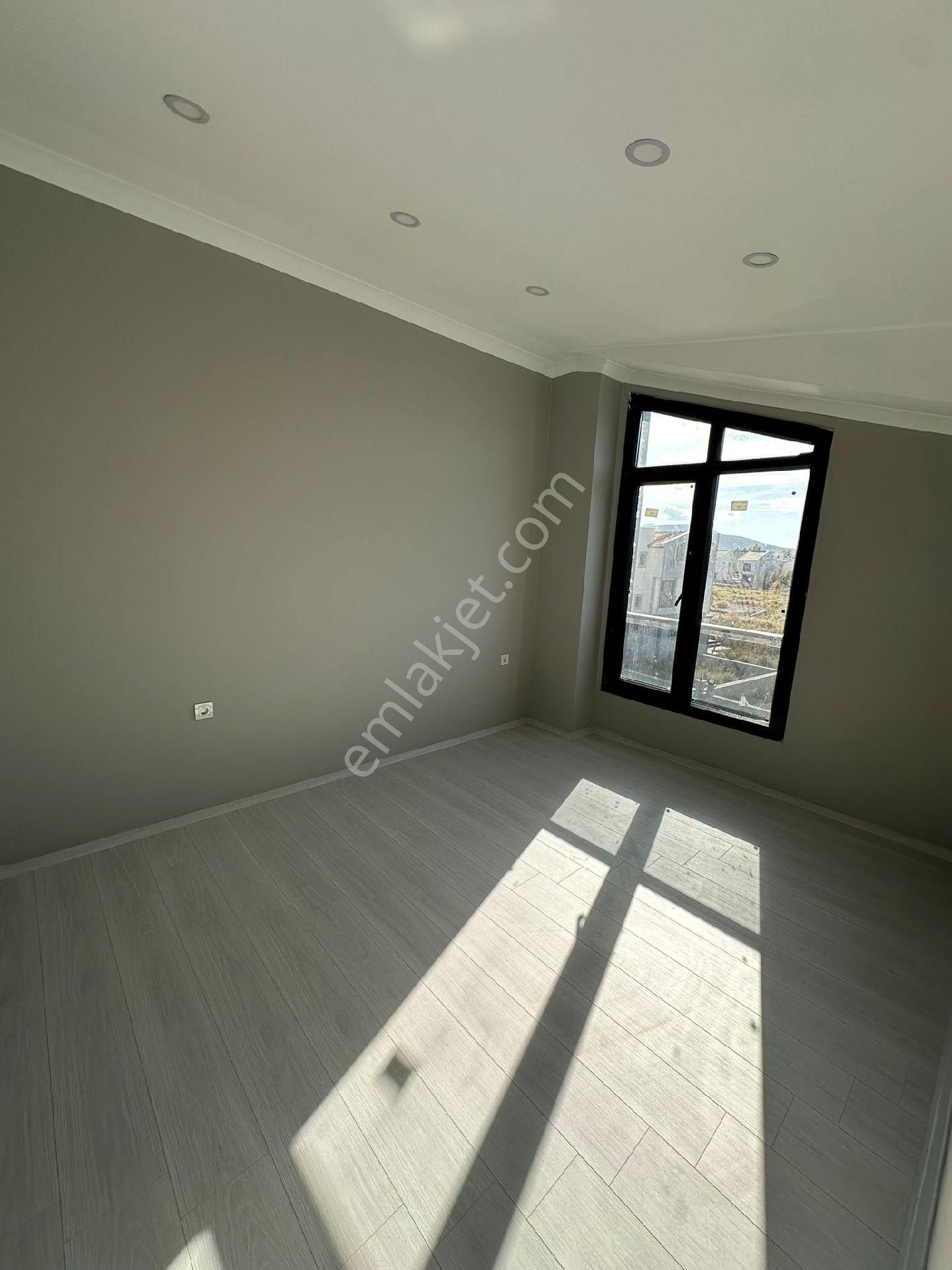 Dikili Ümmetoğlu'ndan 4+1 Ultra Lüks 2 Adet İkiz Nizam Ferah Bahçeli Villa - Görsel 10