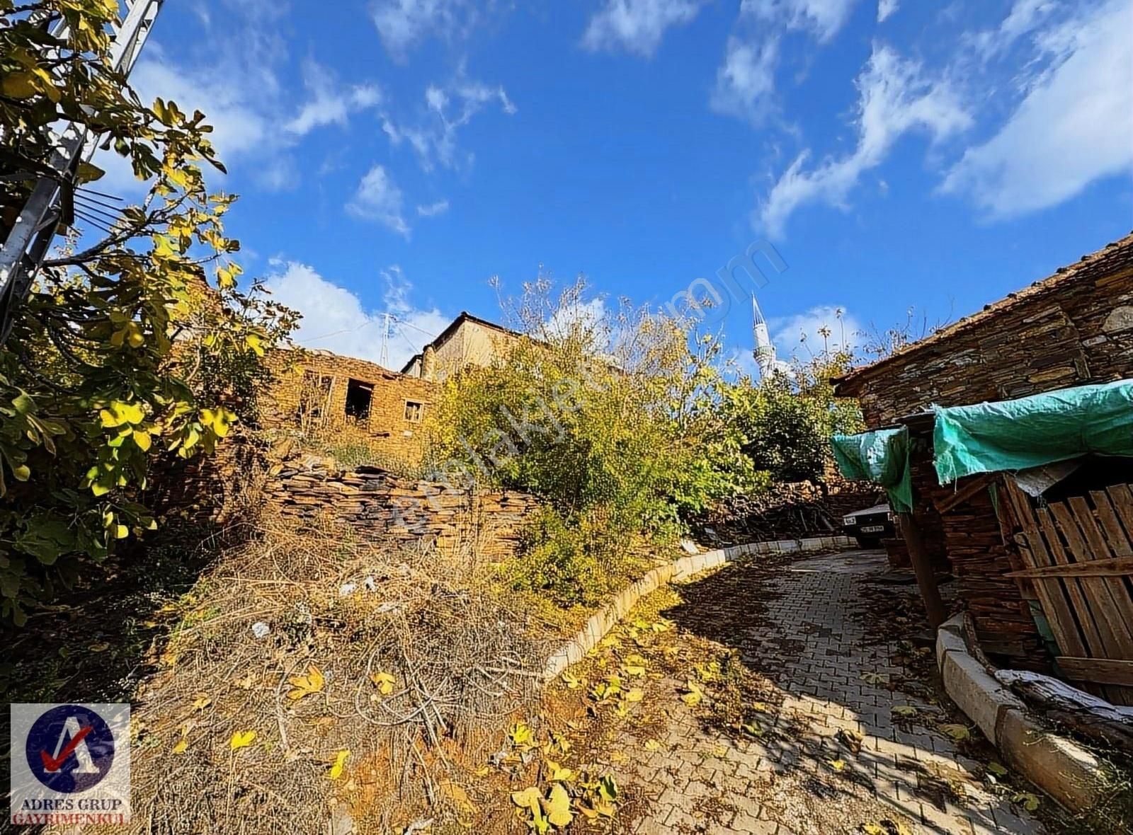 Bayındır Çamlıbel Satılık Konut İmarlı Bayındır Çamlıbel'de Satılık Kupon Taş Ev