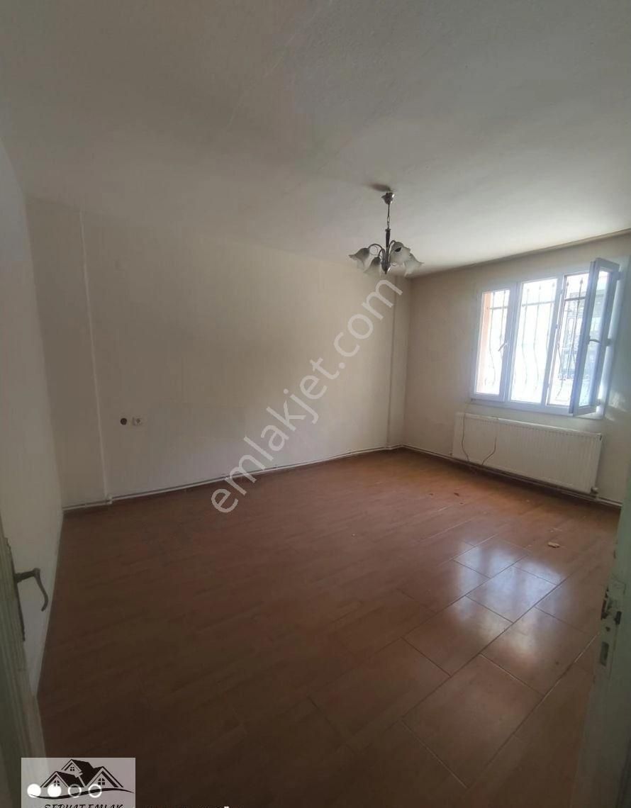 Turgutlu Selvilitepe Kiralık Daire Turgutlu Kiralık Selvilitepe Mah 2+1 Oda 85m2 Bahçeli Doğalgazlı Temiz Boyalı Daire