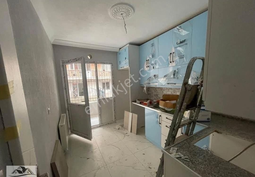 Turgutlu Şehitler Kiralık Daire Turgutlu Kiralık Şehitler Mah 100m2 2+1 Oda Zemin Kat Doğalgazlı Balkonlu Sıfır Tadilatlı Daire