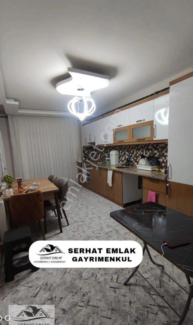 Turgutlu İstiklal Kiralık Daire Turgutlu Kiralık Selvilitepe Mah 3+1 Oda 130m2 2. Kat Doğalgazlı Asansörlü Balkonlu 3 Yıllık Daire