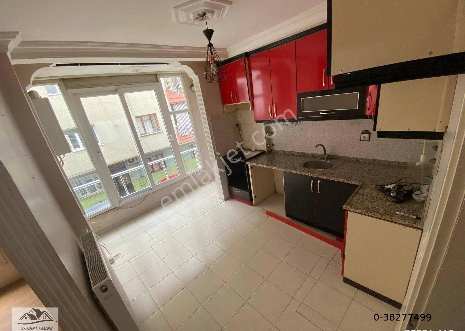 Turgutlu İstiklal Kiralık Daire Turgutlu Kiralık İstiklal Mah 110m2 3+1 Oda Zemin Üstü 1. Kat Asansörlü Doğalgazlı Geniş Cadde Üzüri