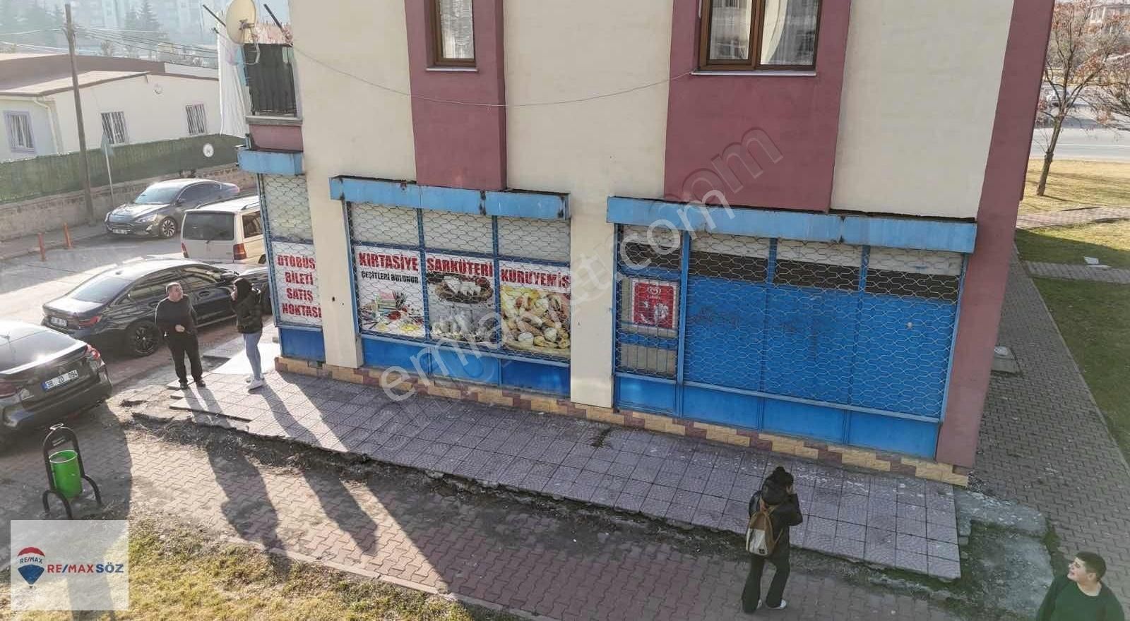 Melikgazi Yeniköy Satılık Dükkan & Mağaza Hürriyet Mahallesinde Toplamda 200m2 Satılık Dükkan