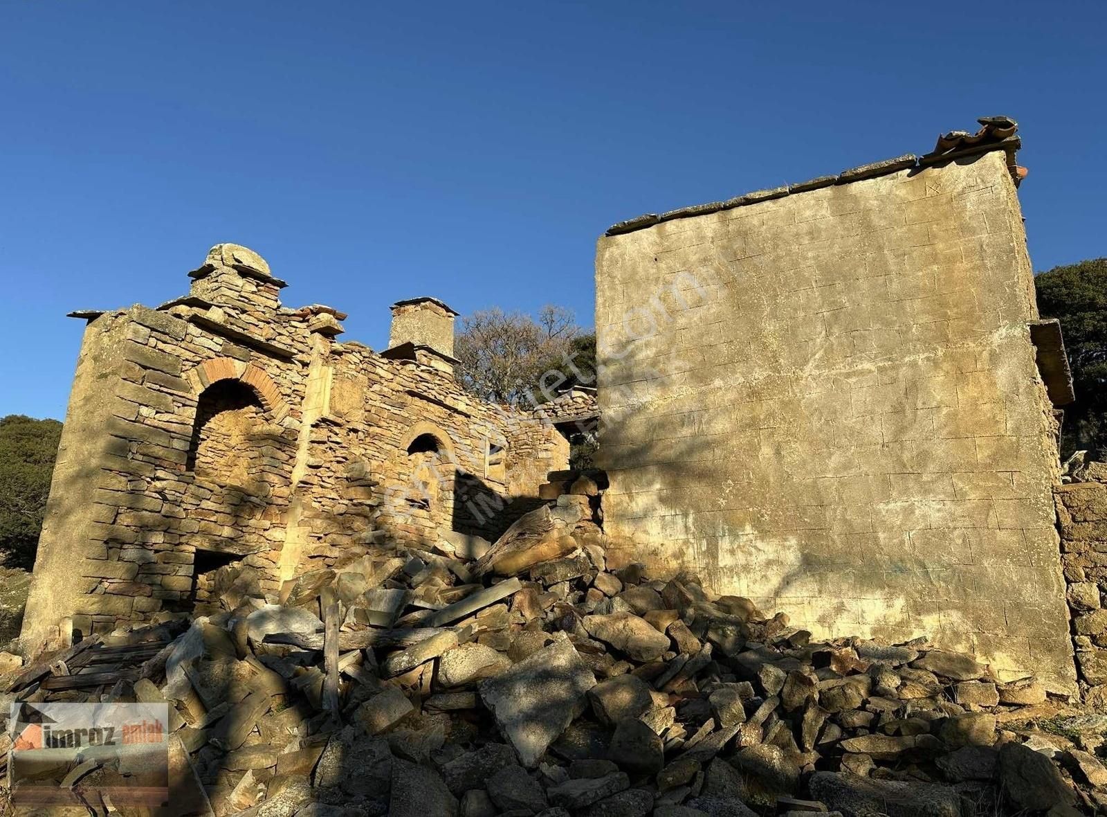 Gökçeada Tepeköy Köyü Satılık Tarla İmroz Emlak'tan Tepeköye Yakın Sit Dışı 4700m2 Damlı Arazi