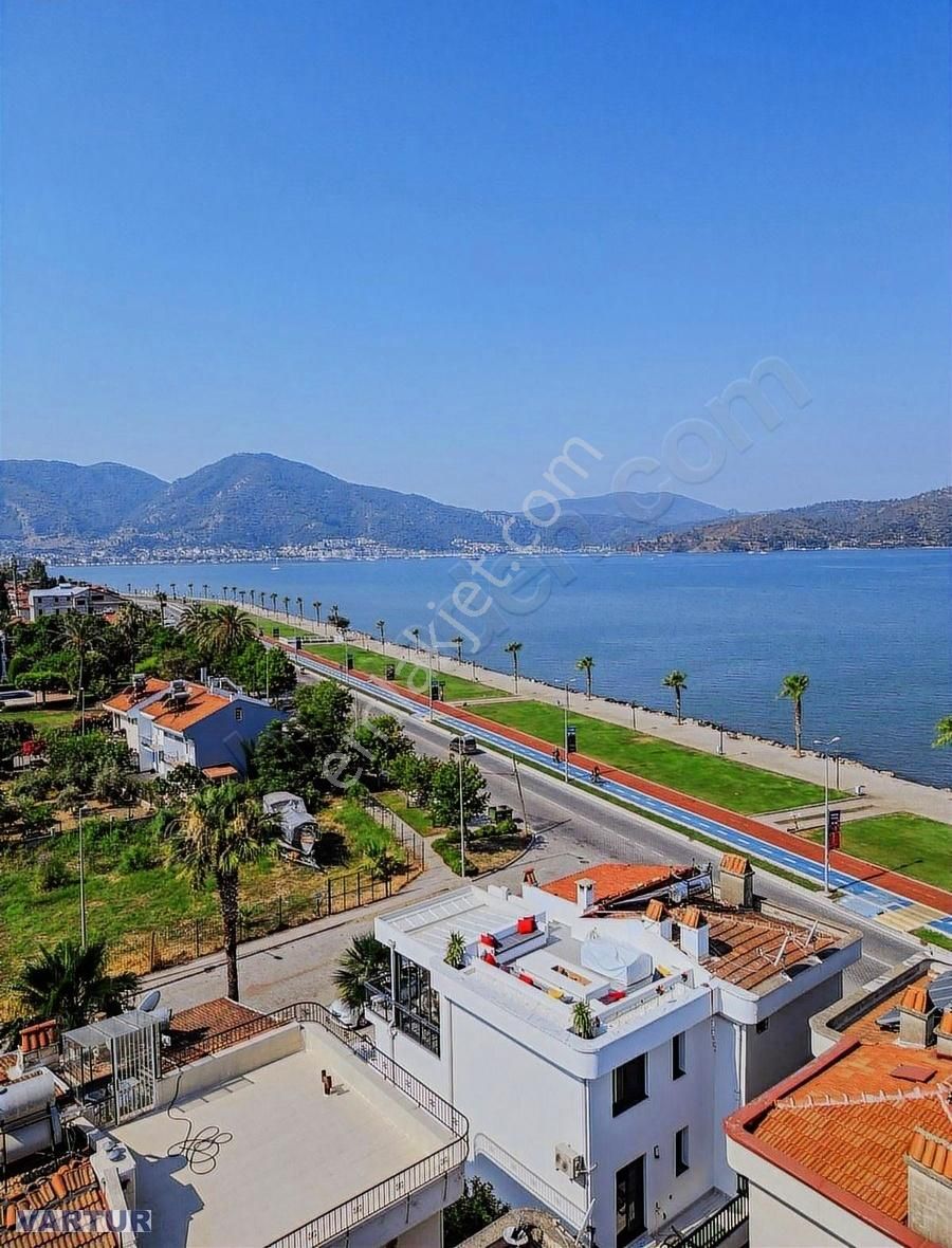 Fethiye Merkezde Denize Sıfır Villa - Görsel 23
