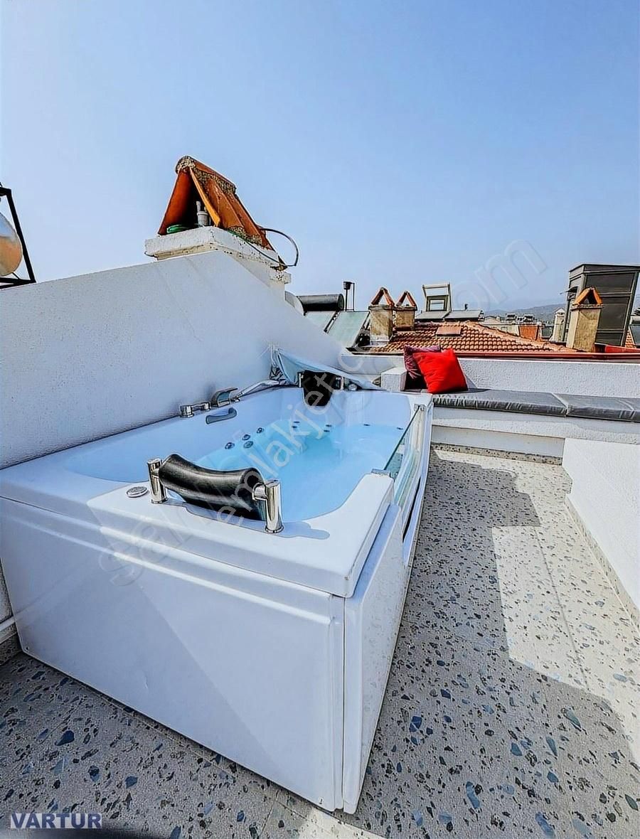 Fethiye Merkezde Denize Sıfır Villa - Görsel 27