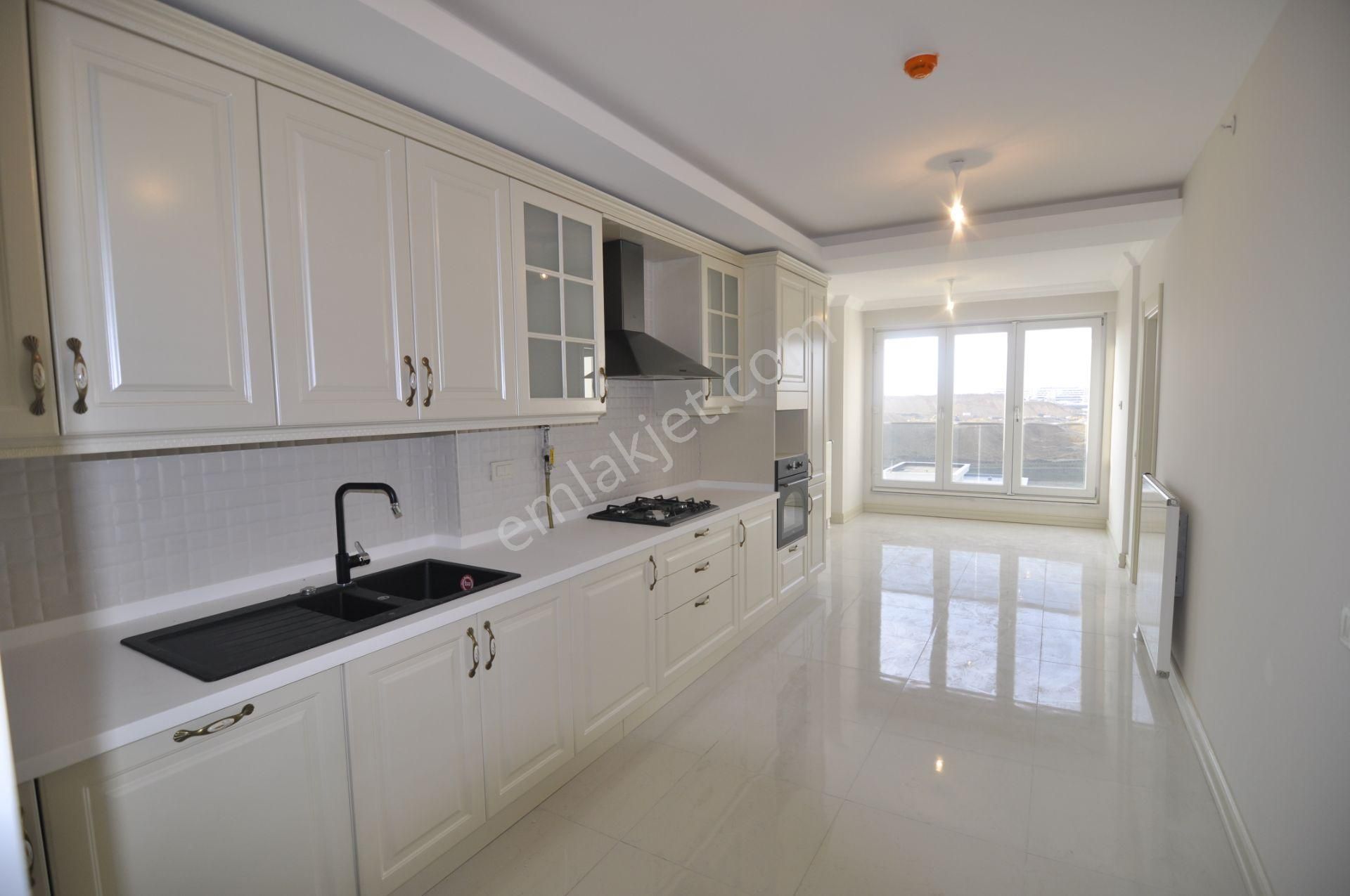 Pyramıd'den Mostar Life Grand Houses (213m2) Lüx 4+1 Boş Daire