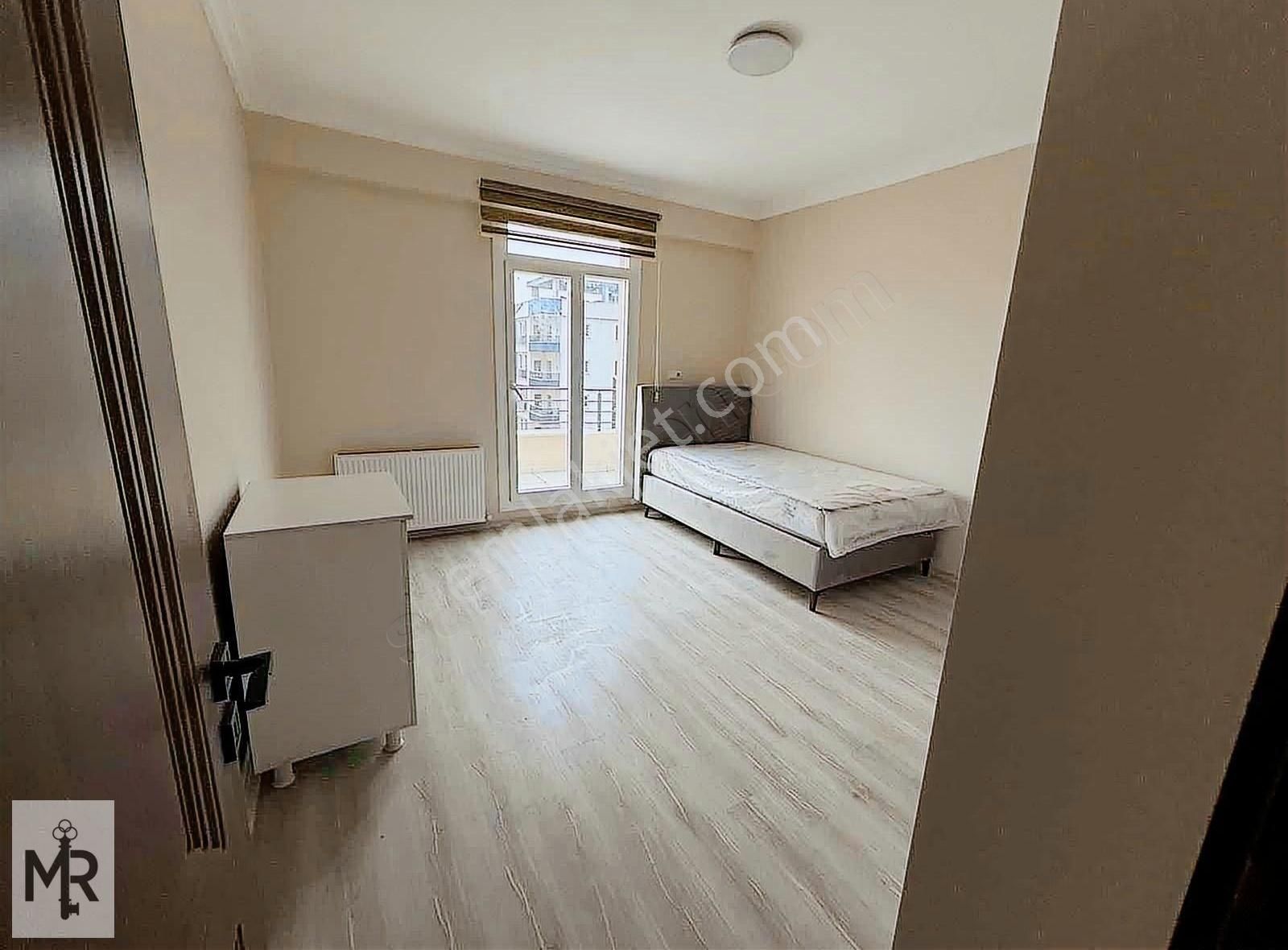 Artuklu 13 Mart Kiralık Daire Mr Tuna Emlak'tan Uçar Yanı Kiralık 1+1 Eşyalı Daireler