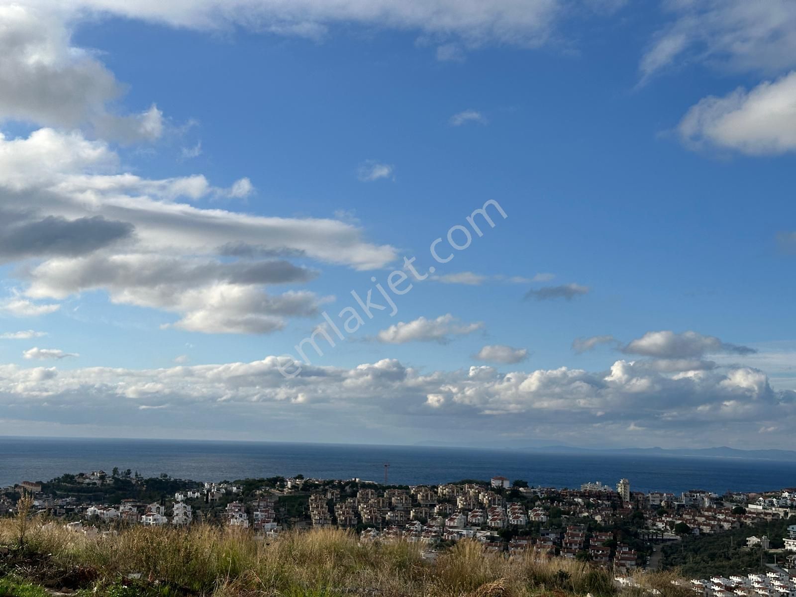 Kuşadası Değirmendere Satılık Daire Kuşadası Emsalinin Altında Deniz Manzaralı Havuzlu Sitede 2+1