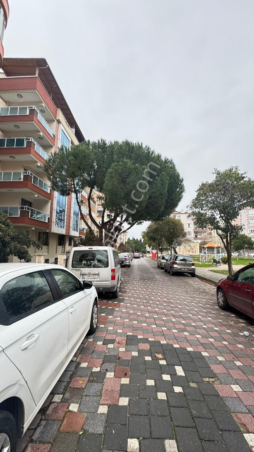 Yunusemre Uncubozköy Satılık Daire Beyaz Gayrimenkulden Uncubözköyde 4+1 Duplex 260 M2