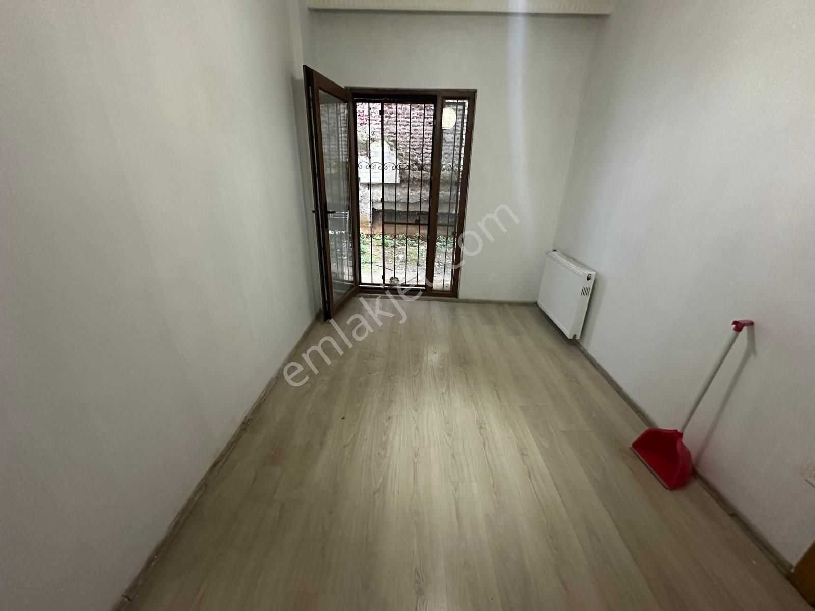 Kağıthane Çeliktepe Satılık Daire Çeliktepe'de,metroya 12 Dk,kat Mülkiyetli,3+1 Satılık Daire