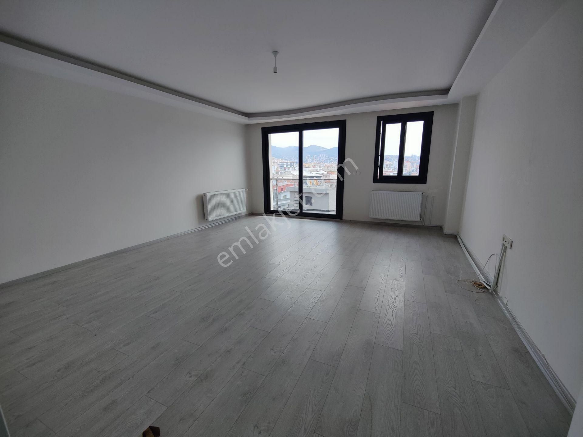 Karşıyaka Medicalpoint Yakını Teraslı 3+1 225 M2 Dubleks Daire J-29