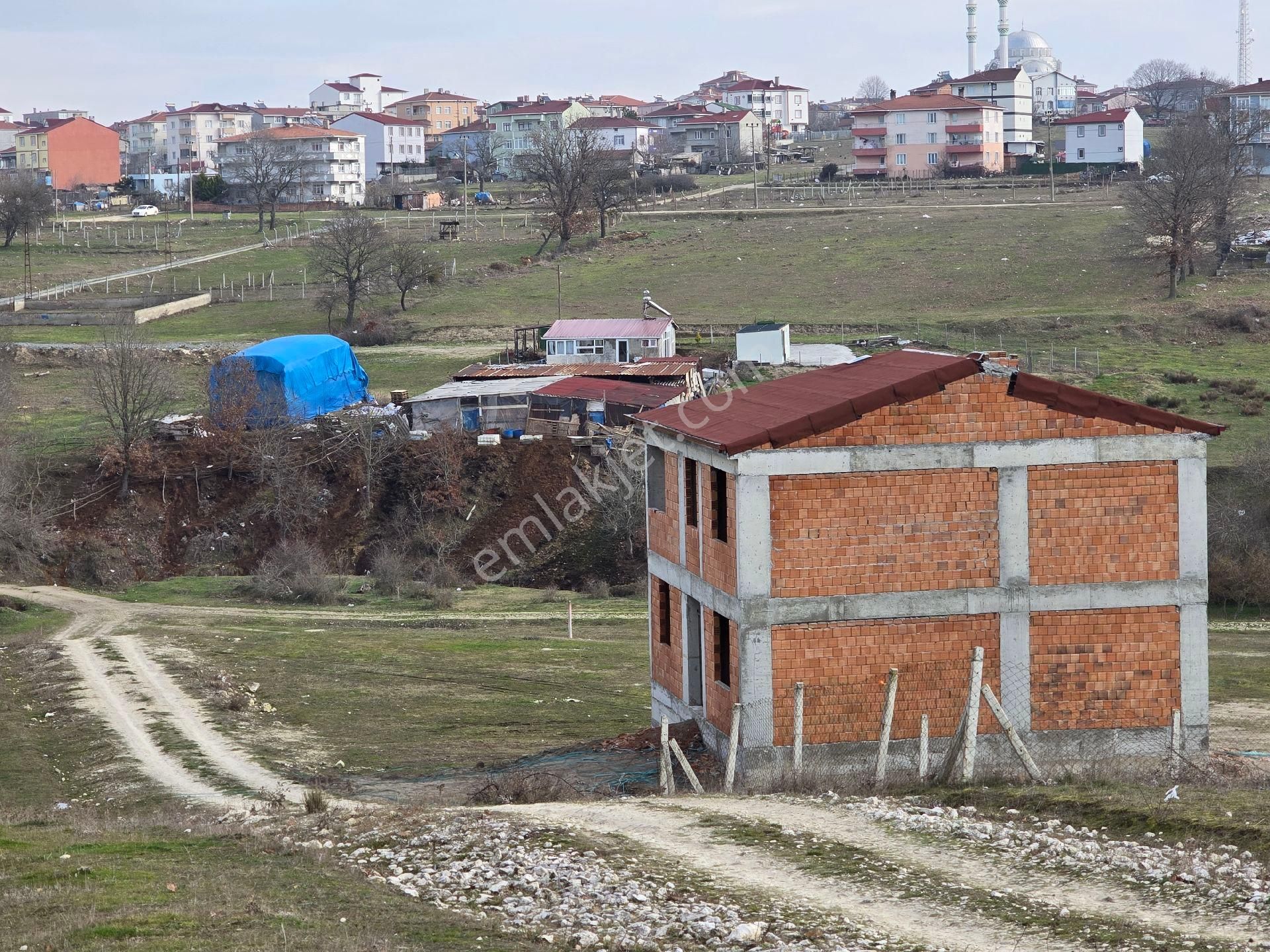 Saray Atatürk Satılık Konut İmarlı Yeniköyde İmarlı 300m² Tek Tapu Arsa Fiyat Uygun Tutulmuştur