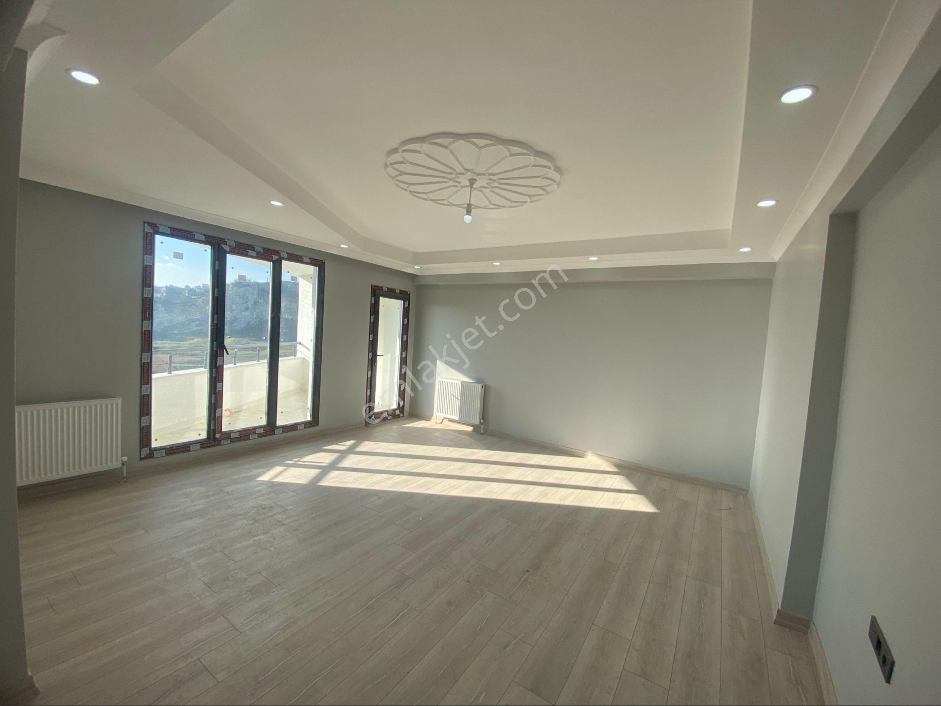 Başakşehir Altınşehir Satılık Daire Satılık Arakat 2+1 95m2 Kullanışlı Daire Eray İnşaat Emlak