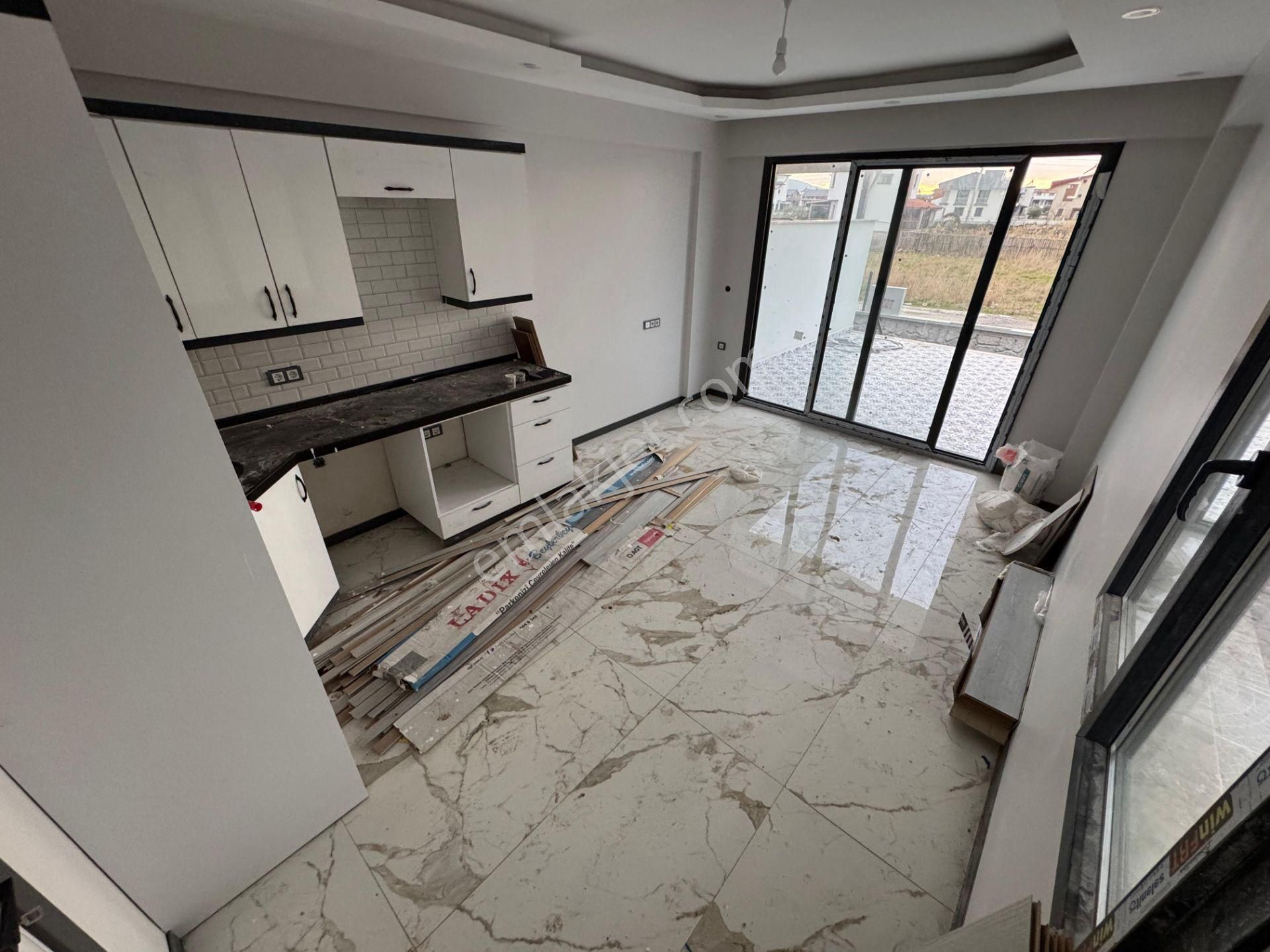 Dikili Cumhuriyet Satılık Villa İzmir Dikili Cumhuriyet Mahallesi Satılık Sıfır 3+1 İkiz Villa